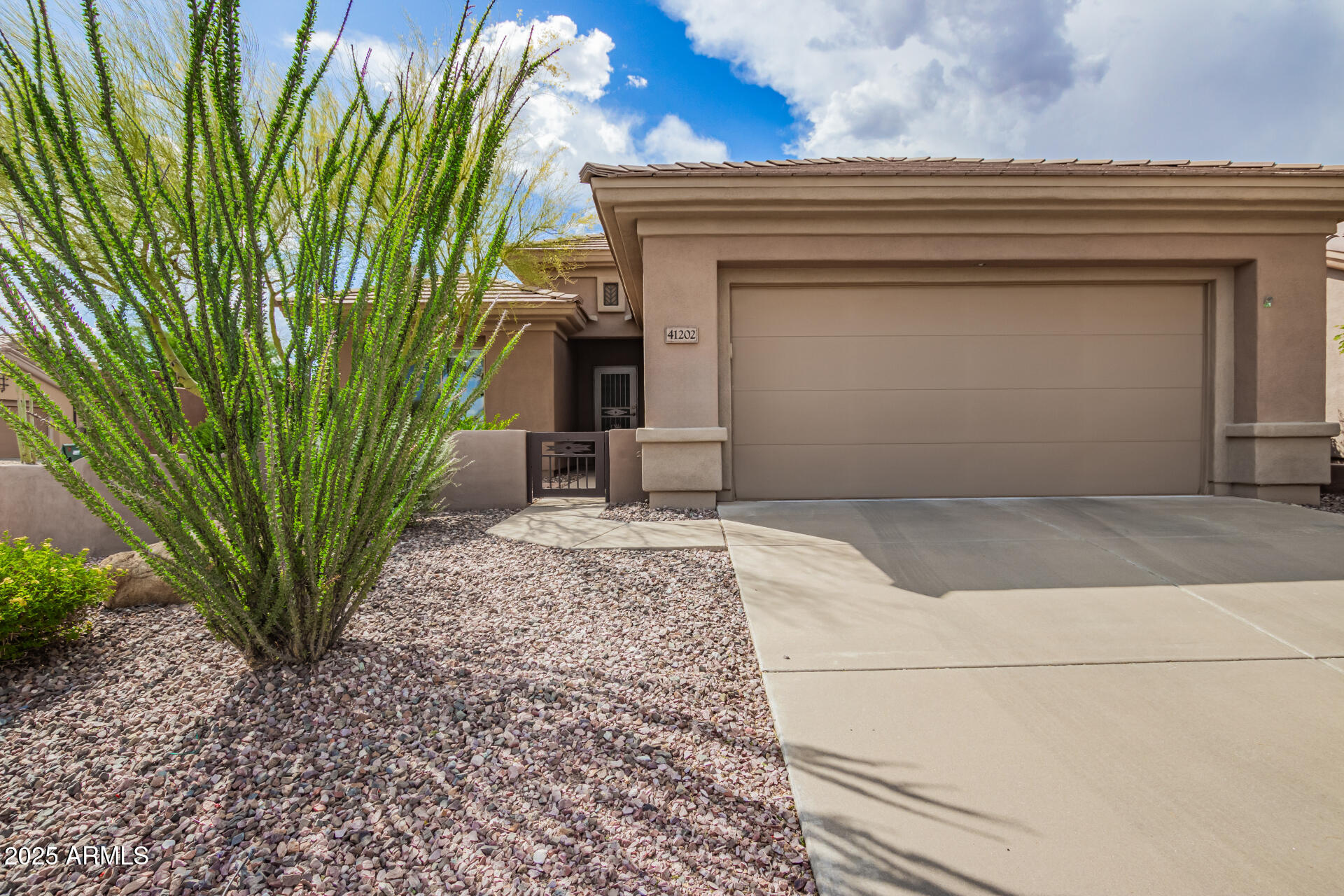 41202 N ROLLING GREEN Way, Anthem, AZ 85086 — Photo 1 of 60