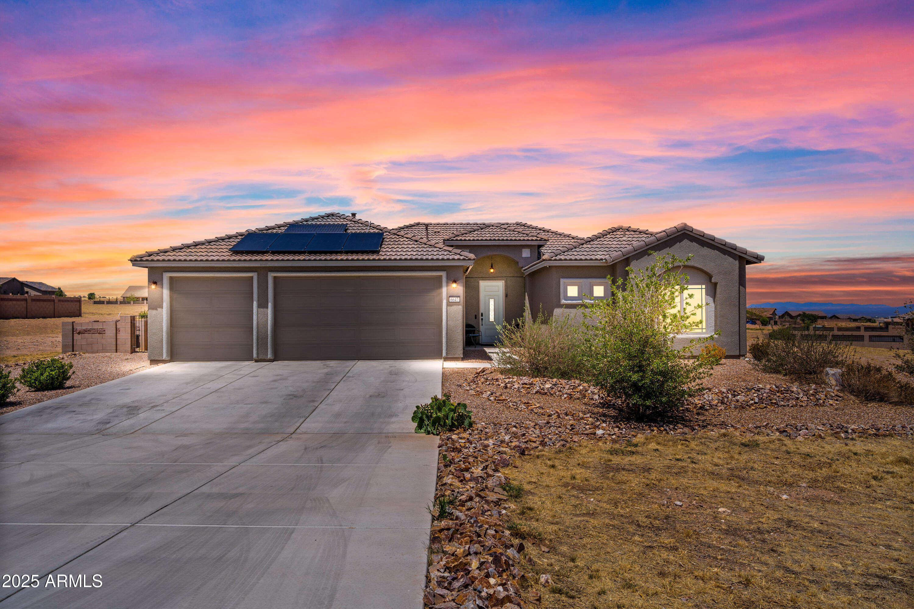 6647 E BIG SPUR Circle, Hereford, AZ 85615 — Photo 1 of 42