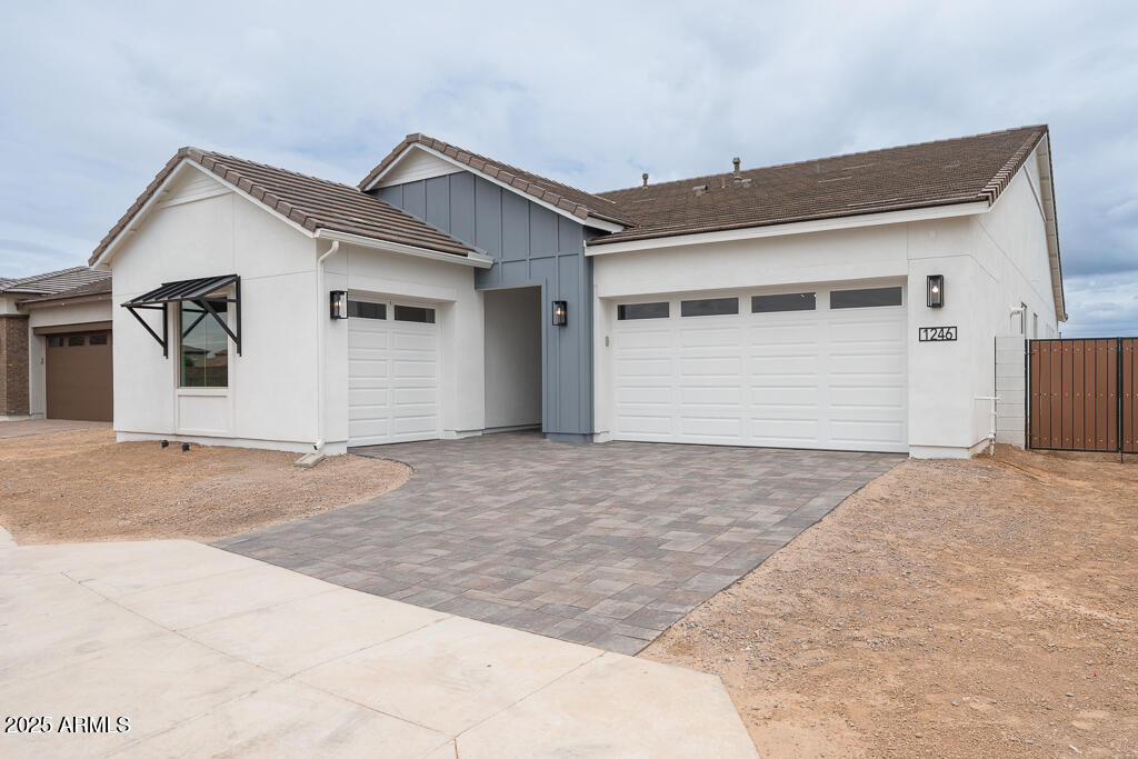 1246 E PENEDES Drive, Gilbert, AZ 85298 — Photo 1 of 34