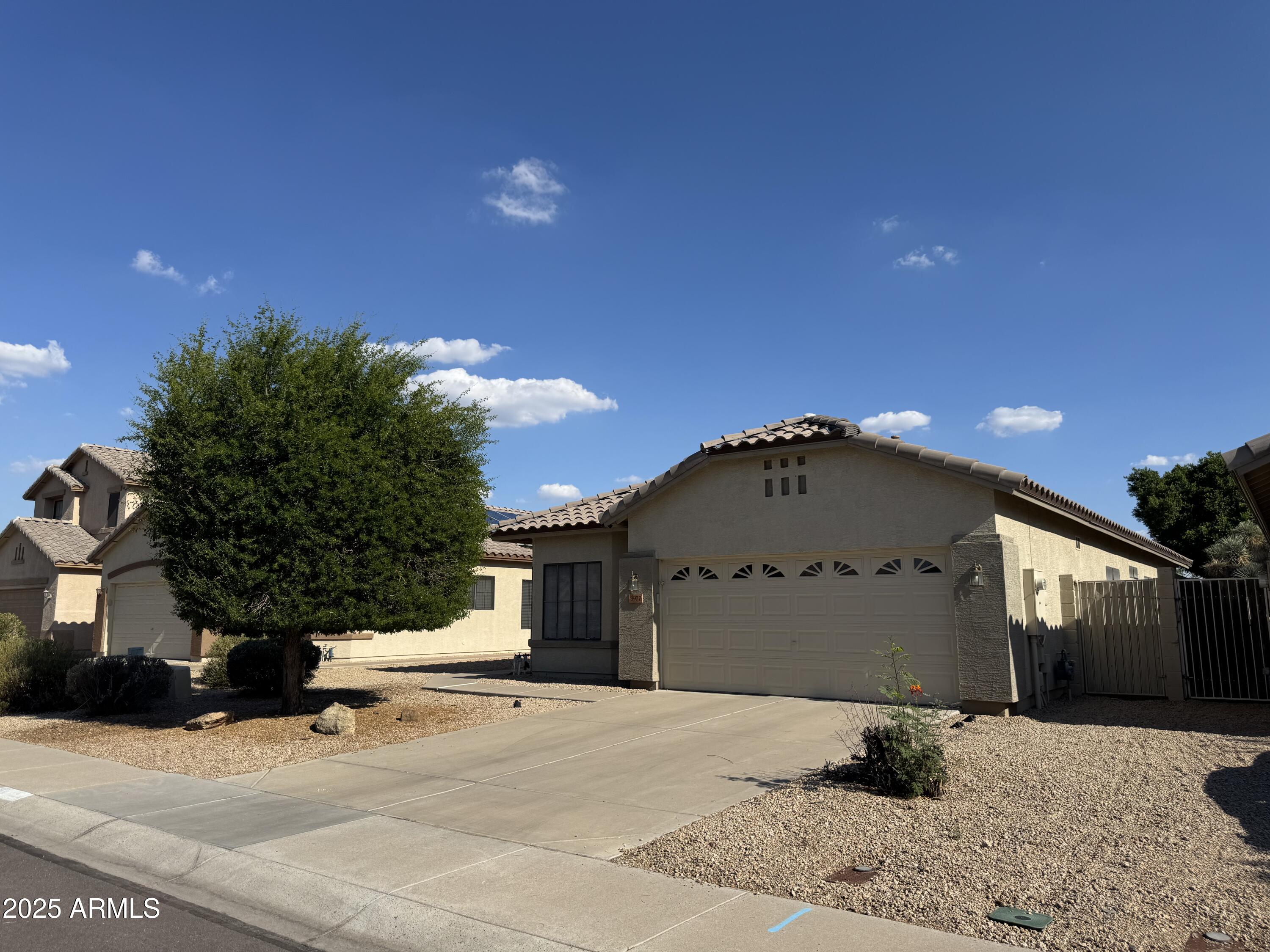 8927 W PARADISE Drive, Peoria, AZ 85345 — Photo 1 of 31