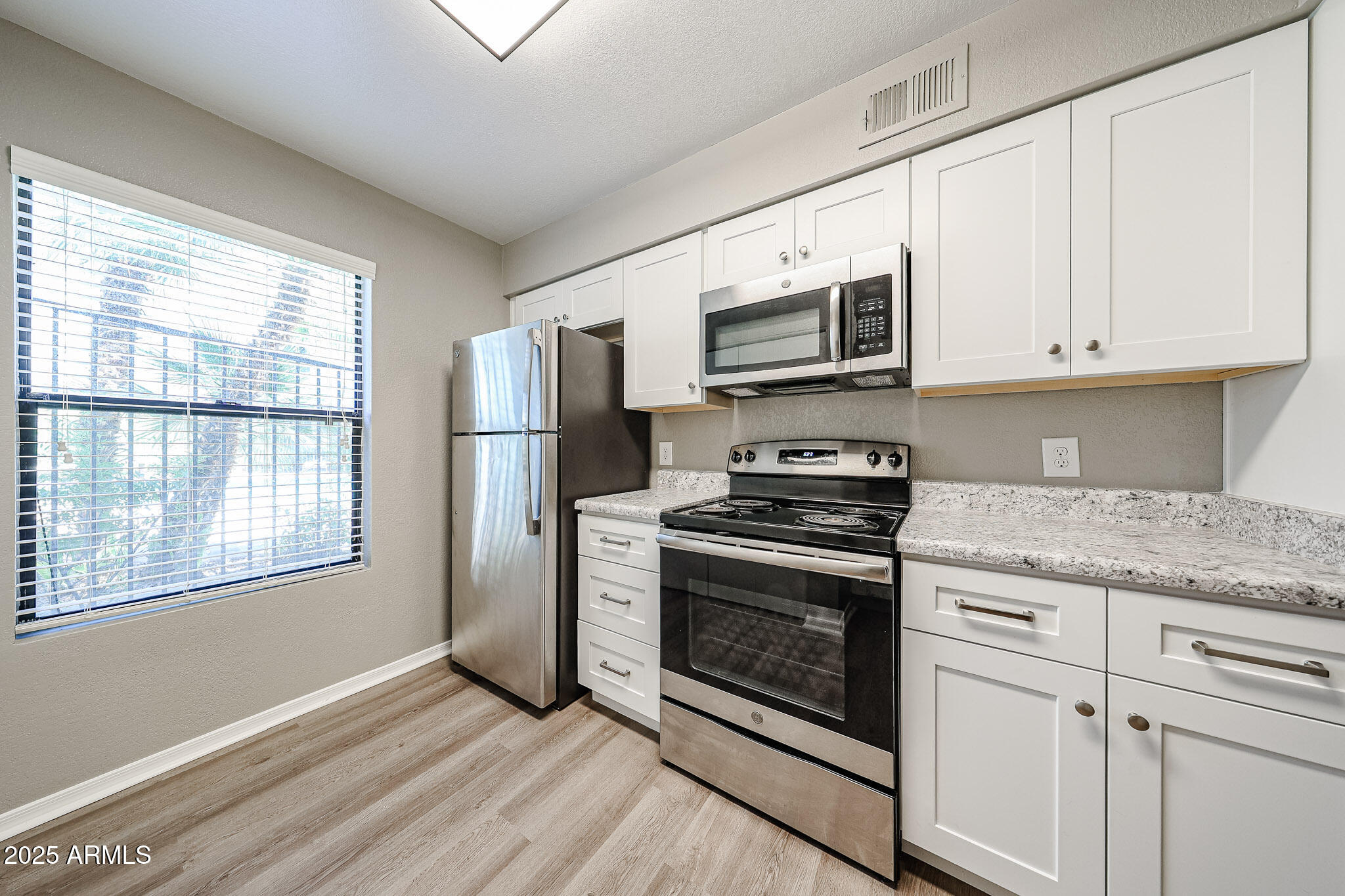 2025 E CAMPBELL Avenue 137, Phoenix, AZ 85016 — Photo 1 of 19