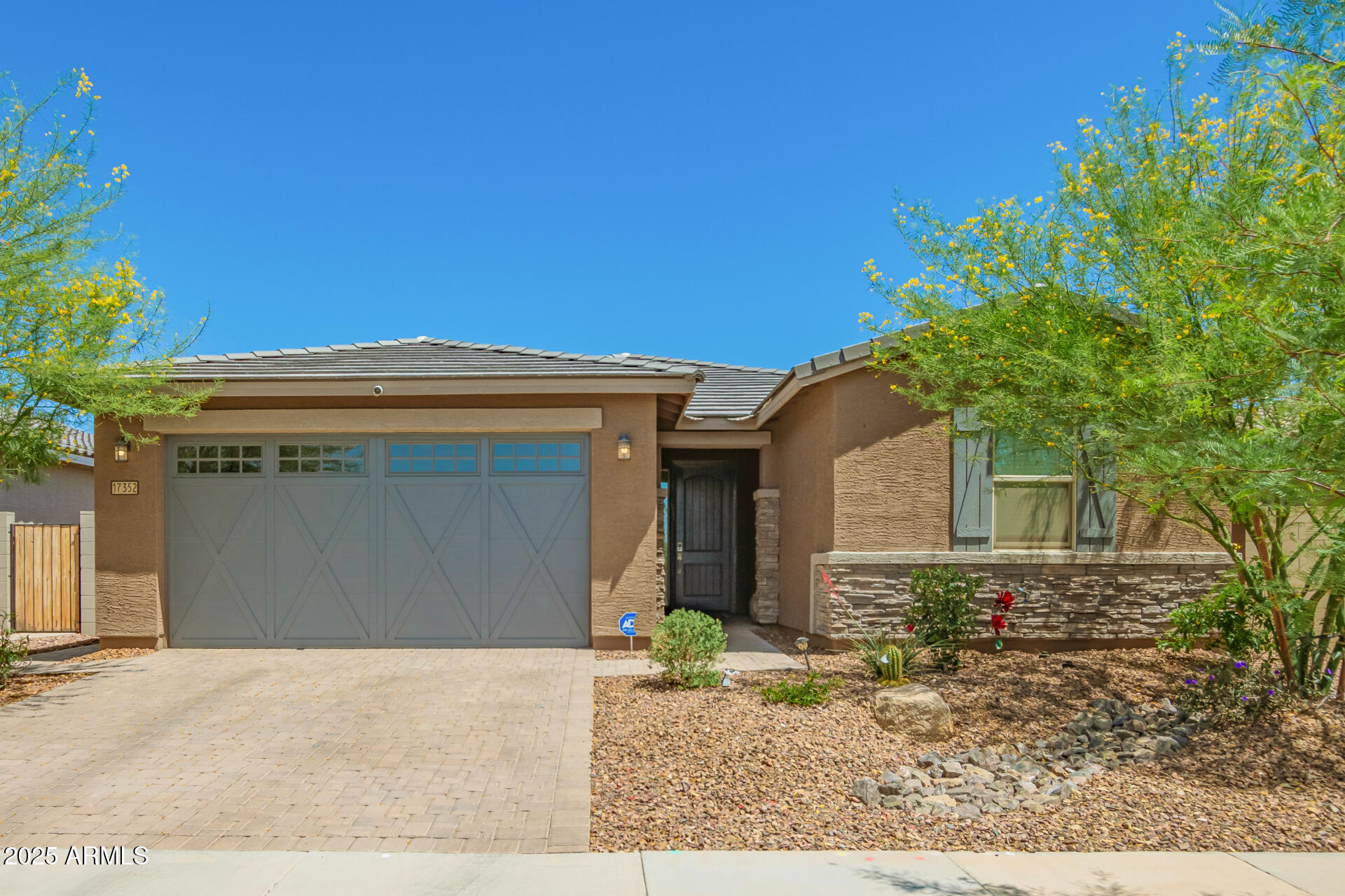 17352 W RED FOX Road, Surprise, AZ 85387 — Photo 1 of 45