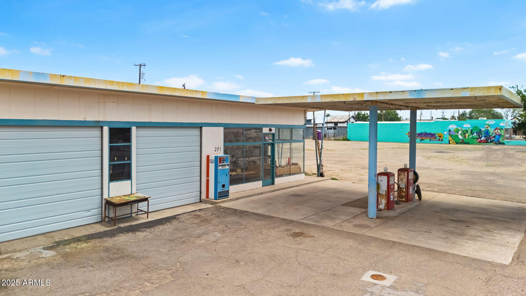 271 N HASKELL Avenue, Willcox, AZ 85643 — Photo 1 of 27