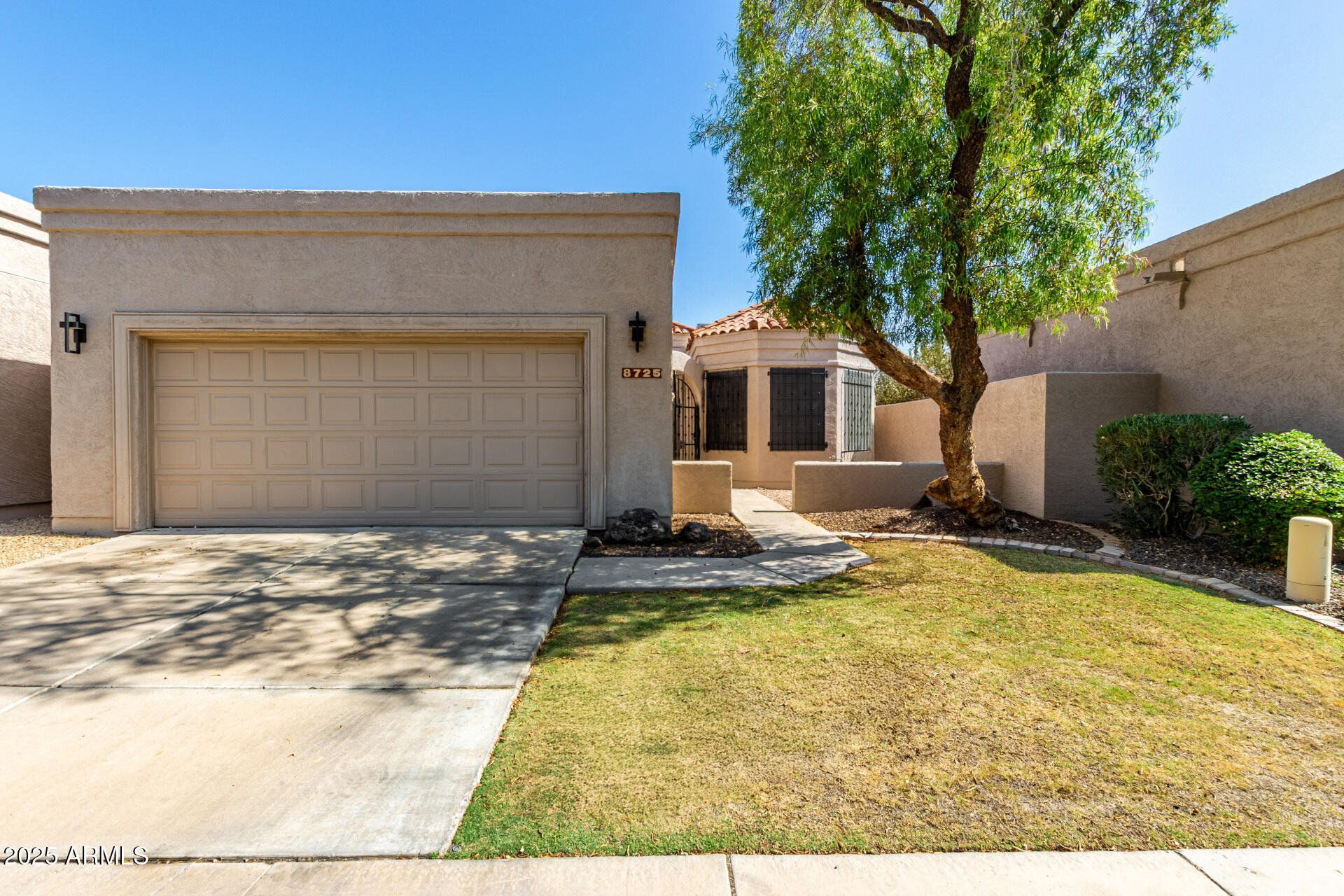 8725 E Vía Del Arbor, Scottsdale, AZ 85258 — Photo 1 of 33