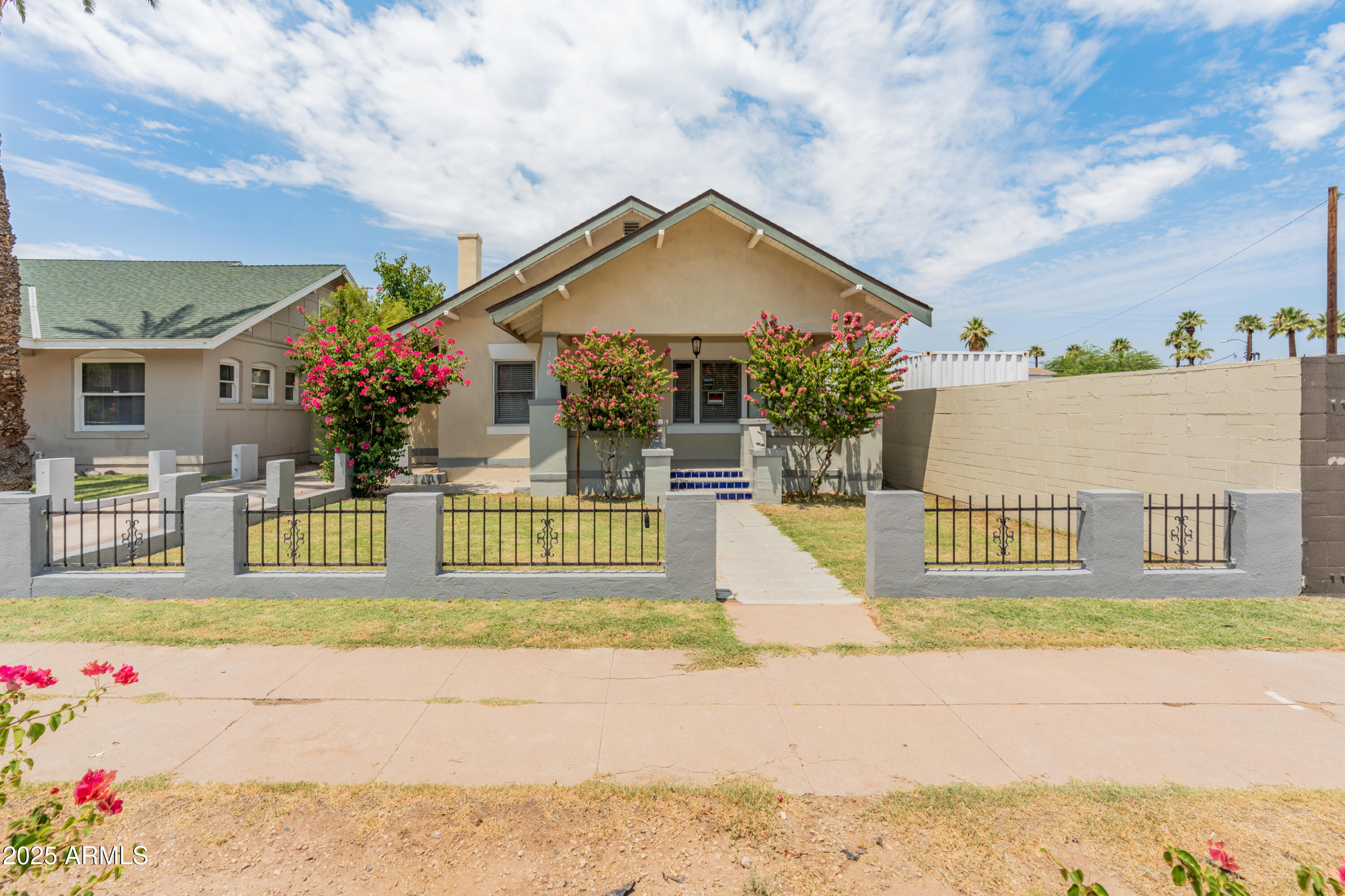 126 N 9TH Avenue, Phoenix, AZ 85007 — Photo 1 of 26