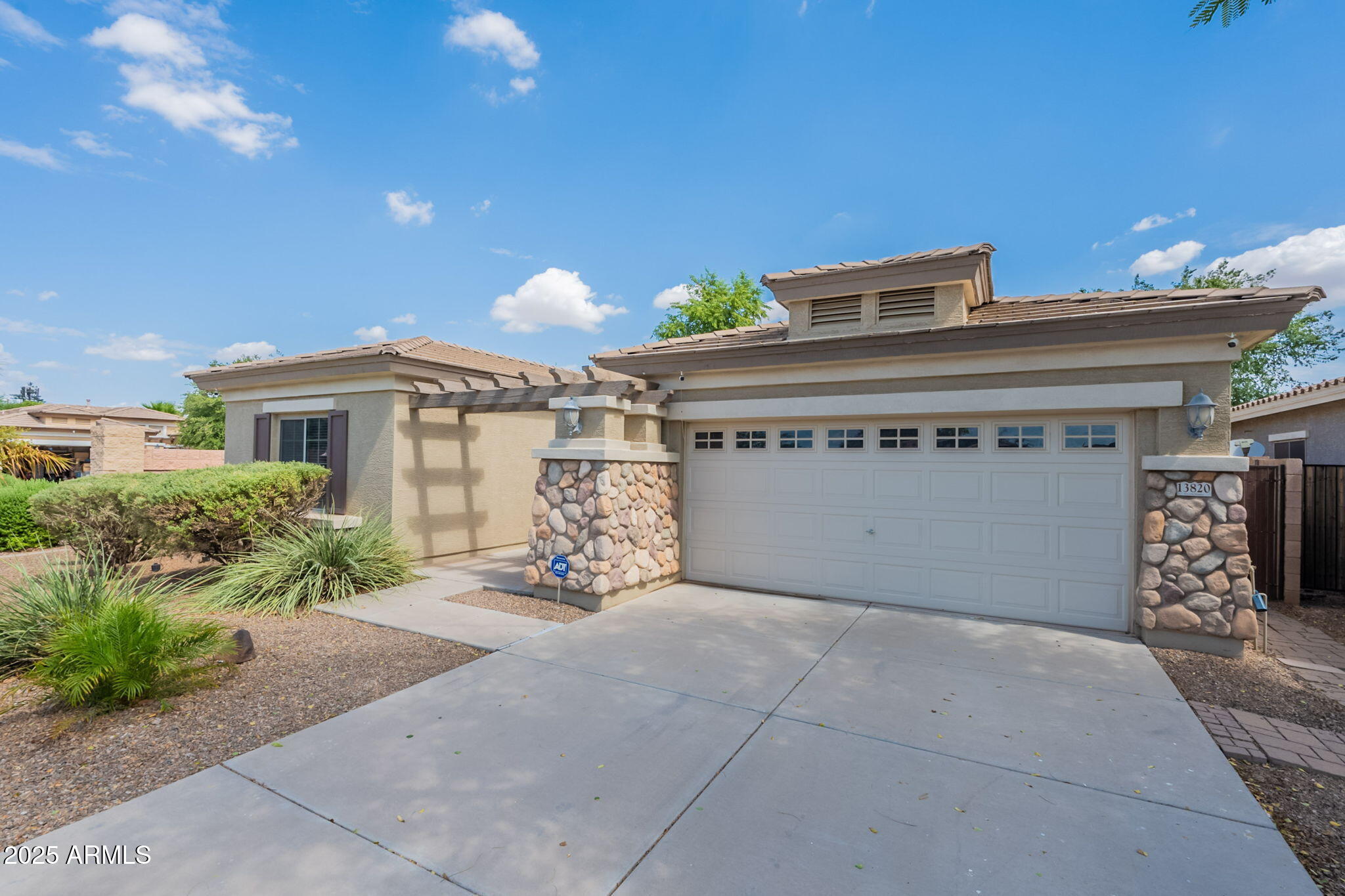 13820 W CHEERY LYNN Road, Avondale, AZ 85392 — Photo 1 of 28