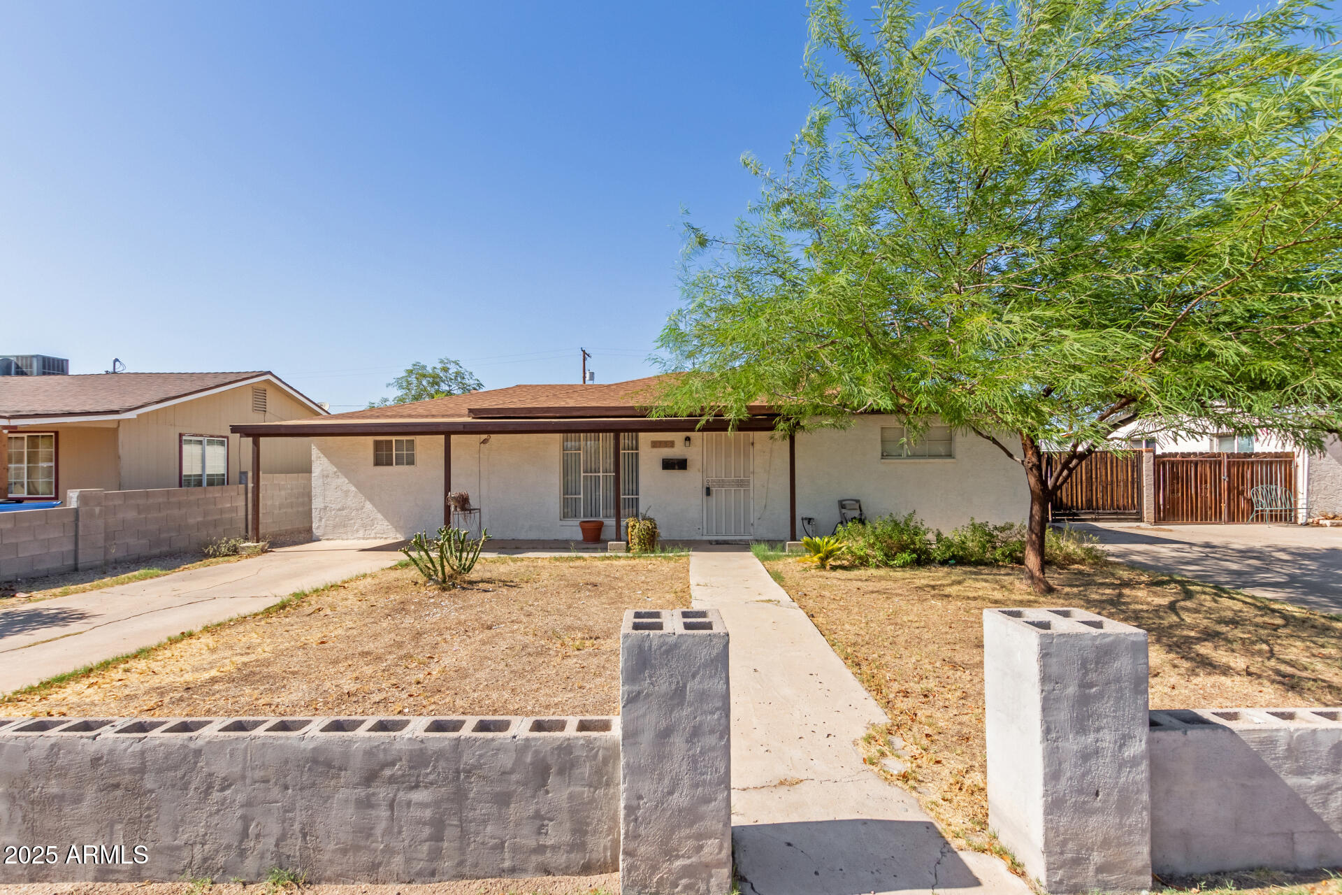2752 W ROYAL PALM Road, Phoenix, AZ 85051 — Photo 1 of 23