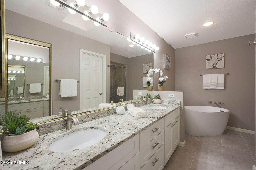 10080 E MOUNTAINVIEW LAKE Drive 220, Scottsdale, AZ 85258 — Photo 1 of 32