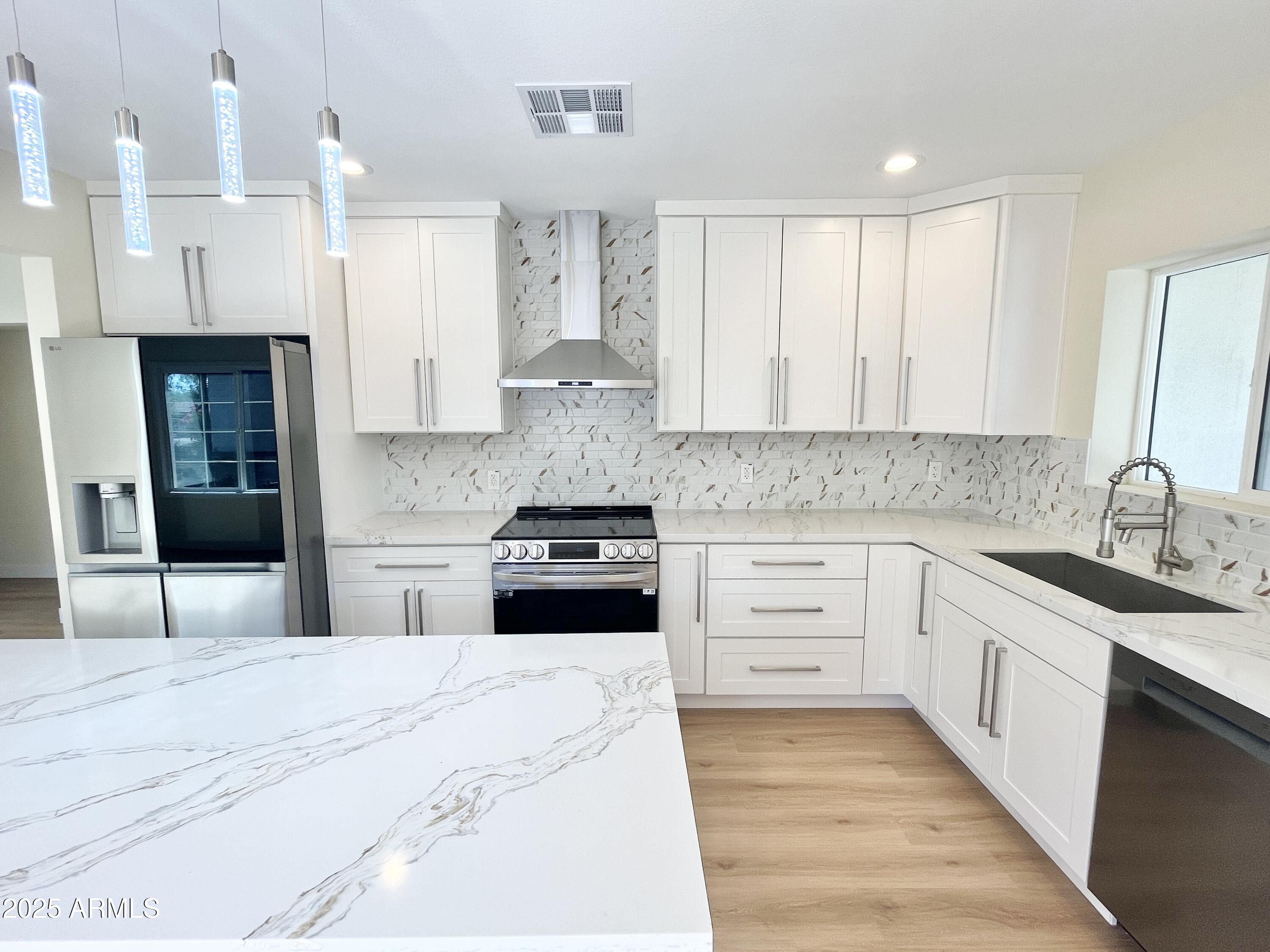 1514 W LYNWOOD Street, Phoenix, AZ 85007 — Photo 1 of 74