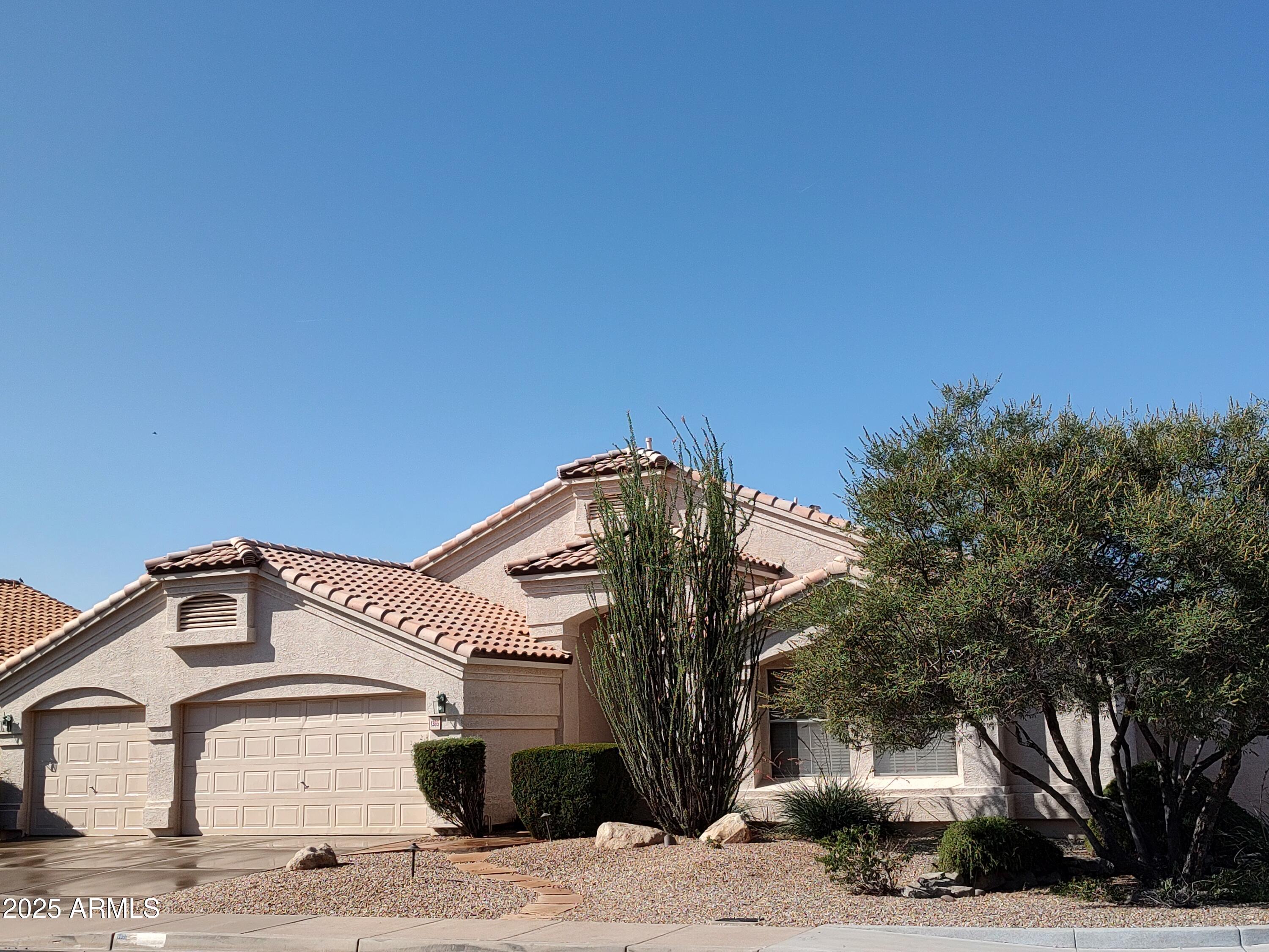 1365 W COURTNEY Lane, Tempe, AZ 85284 — Photo 1 of 24