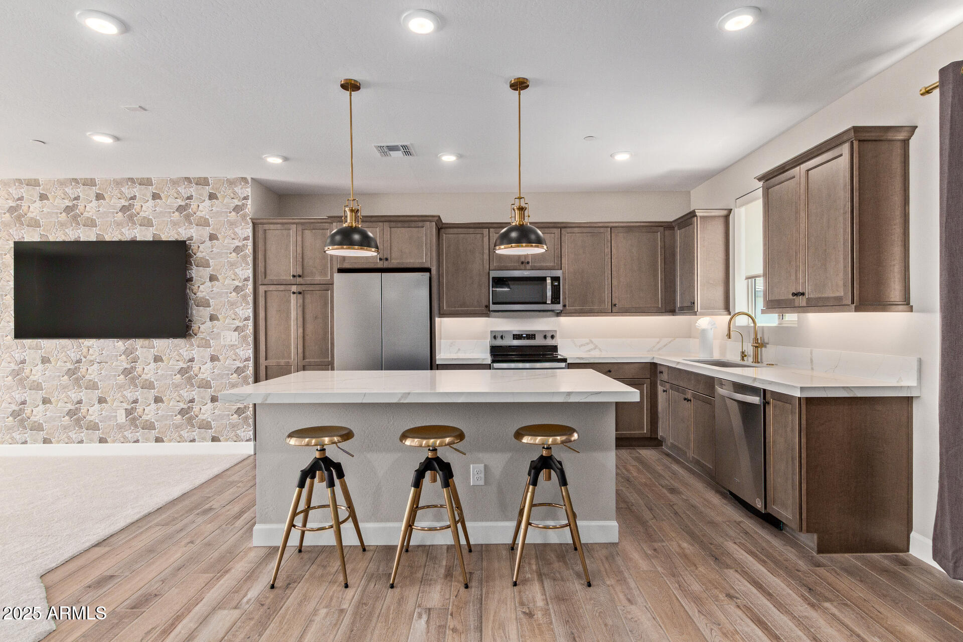 2121 W SONORAN DESERT Drive W 107, Phoenix, AZ 85085 — Photo 1 of 37