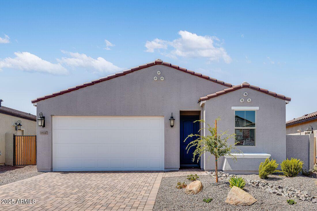 18147 W HIDDENVIEW Drive, Goodyear, AZ 85338 — Photo 1 of 41