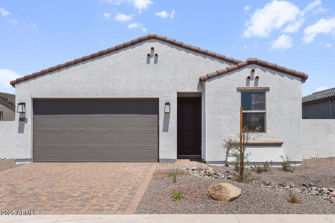 18126 W HIDDENVIEW Drive, Goodyear, AZ 85338 — Photo 1 of 42