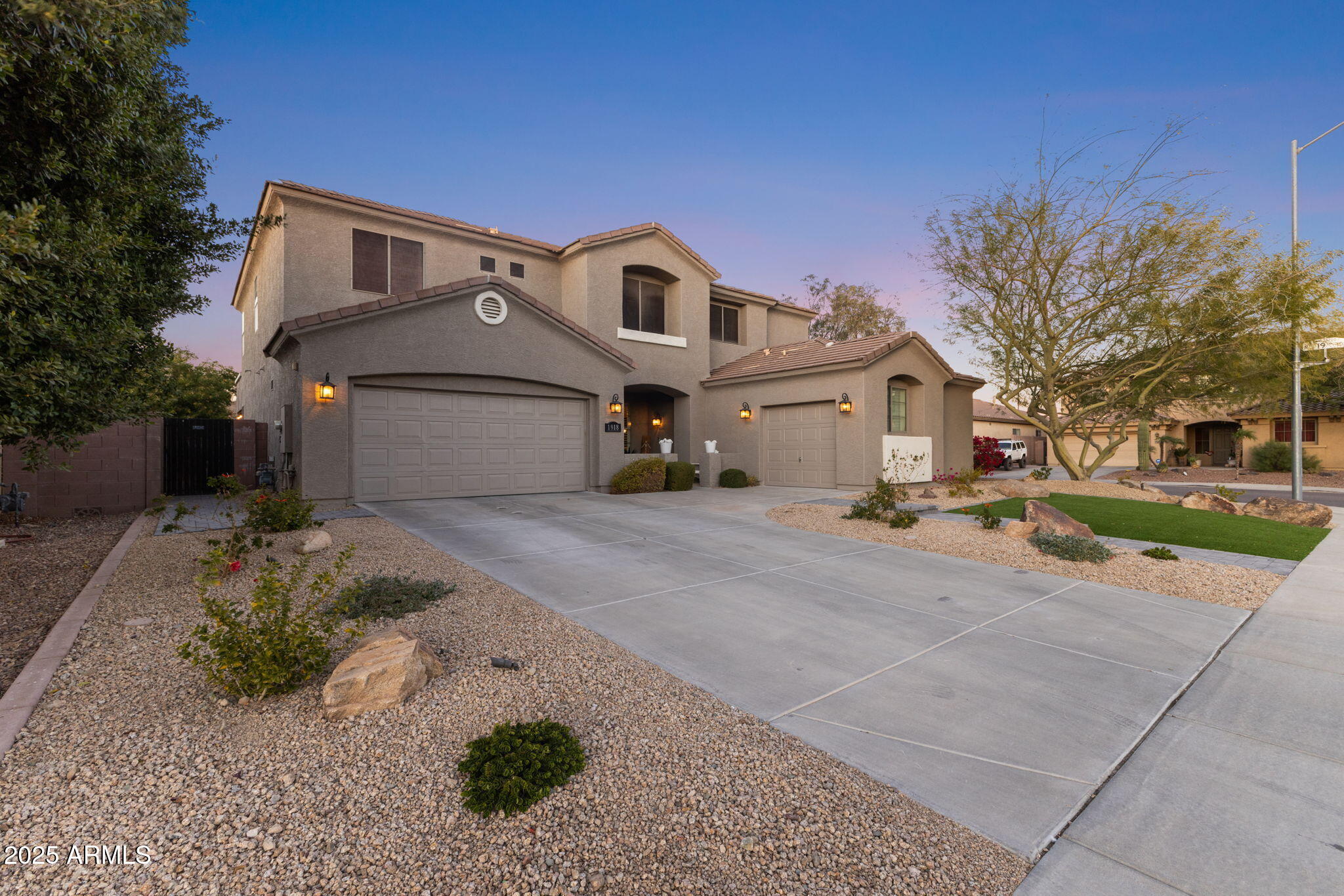 1918 W BONANZA Lane, Phoenix, AZ 85085 — Photo 1 of 38