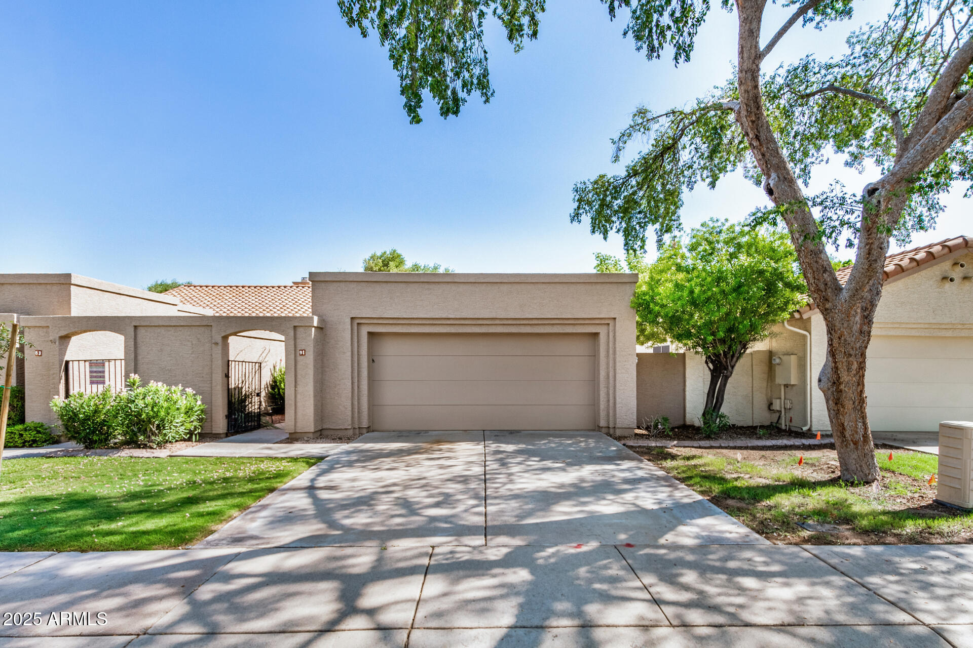 91 W CALLE DE ARCOS, Tempe, AZ 85284 — Photo 1 of 20