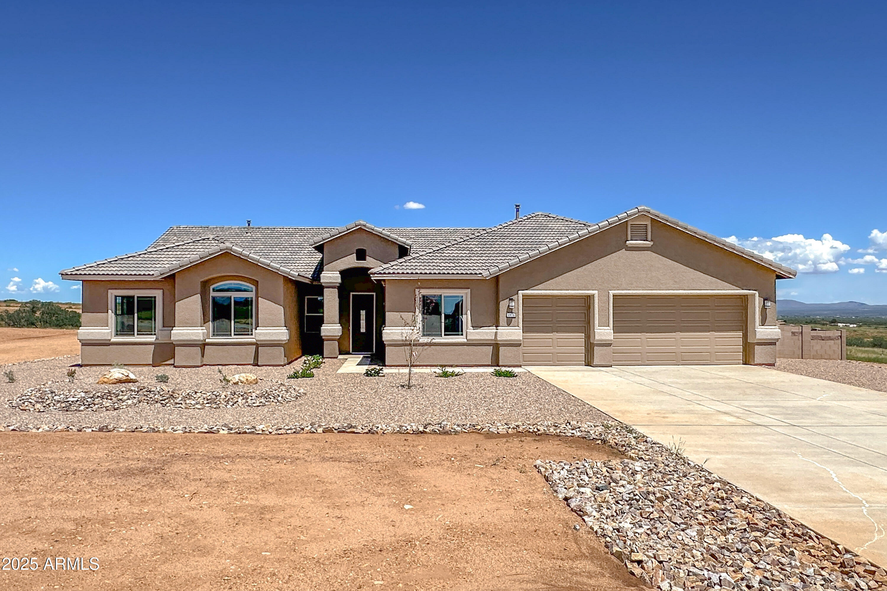 6976 E Vaquero Circle Lot 192, Hereford, AZ 85615 — Photo 1 of 32