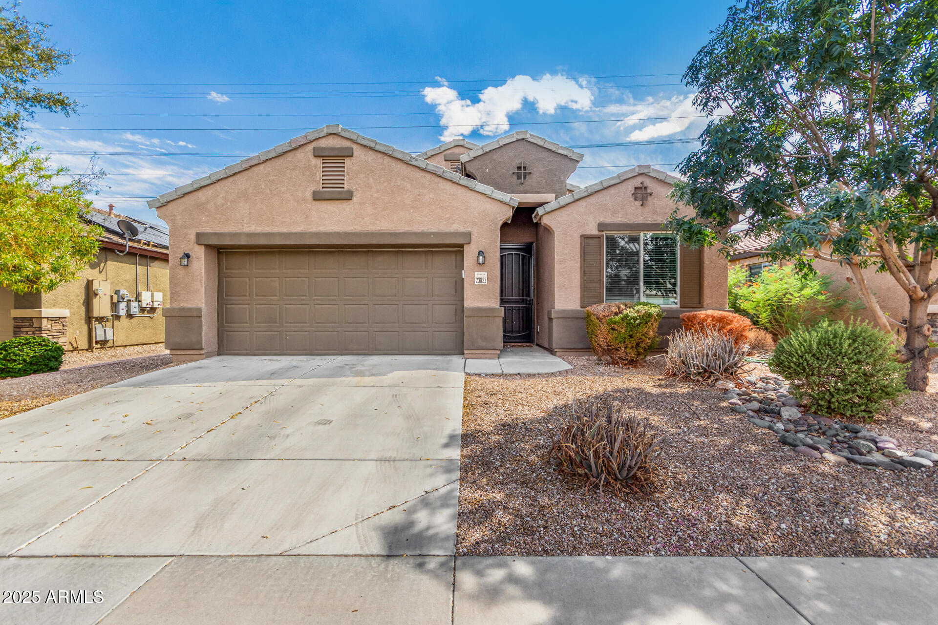 23823 W MAGNOLIA Drive, Buckeye, AZ 85326 — Photo 1 of 35