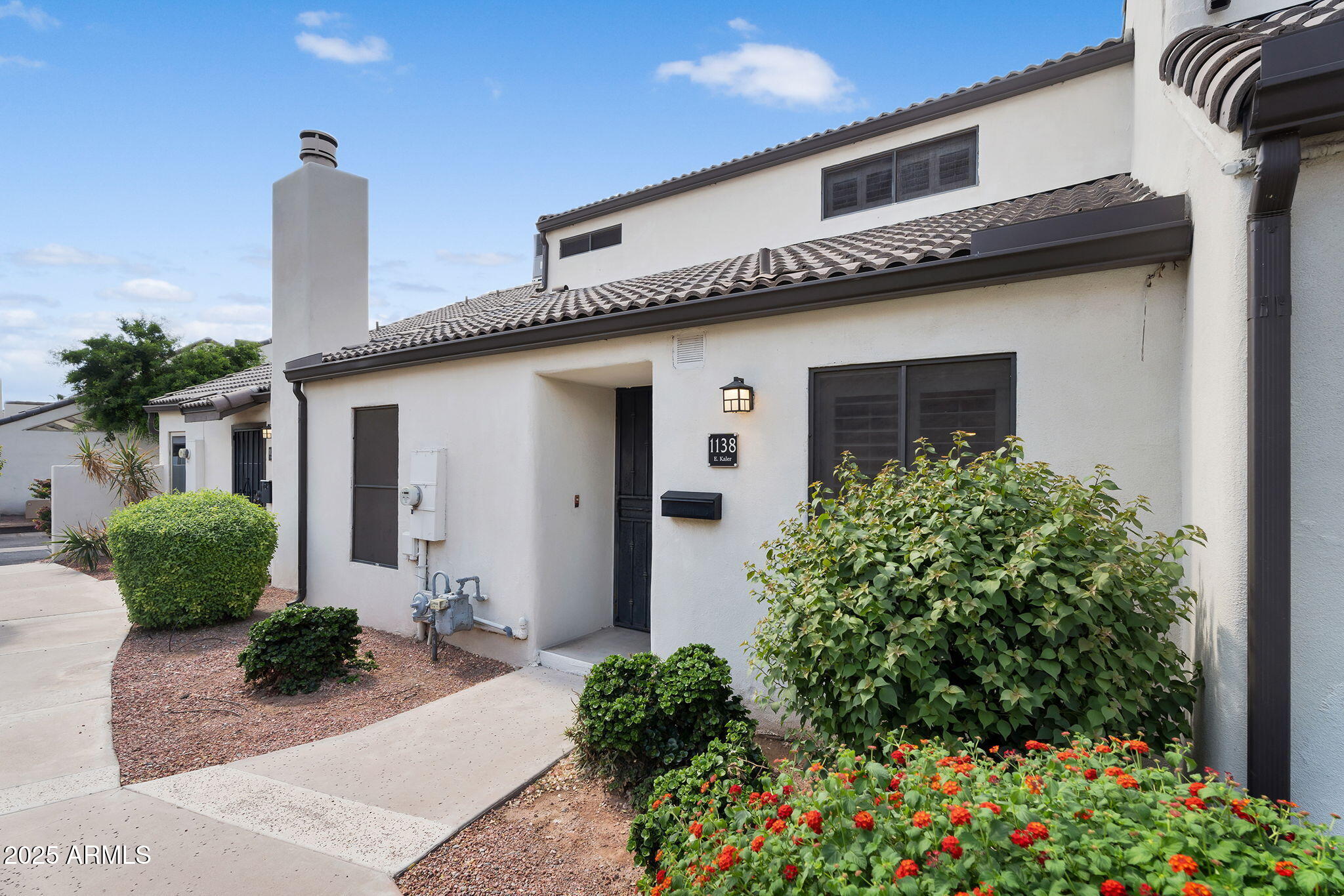 1138 E KALER Drive, Phoenix, AZ 85020 — Photo 1 of 17