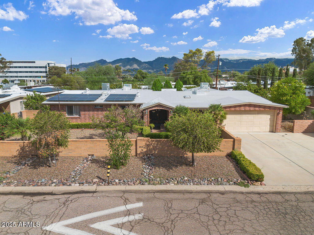6301 E CALLE DE SAN ALBERTO, Tucson, AZ 85710 — Photo 1 of 91