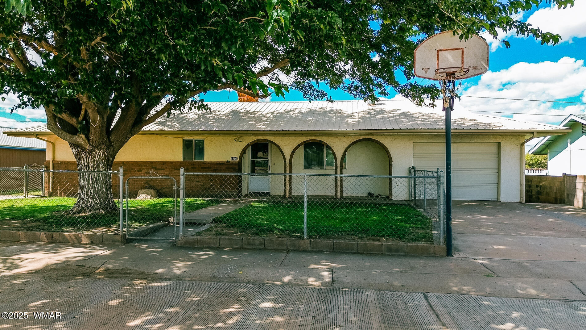1203 Heywood Avenue, Holbrook, AZ 86025