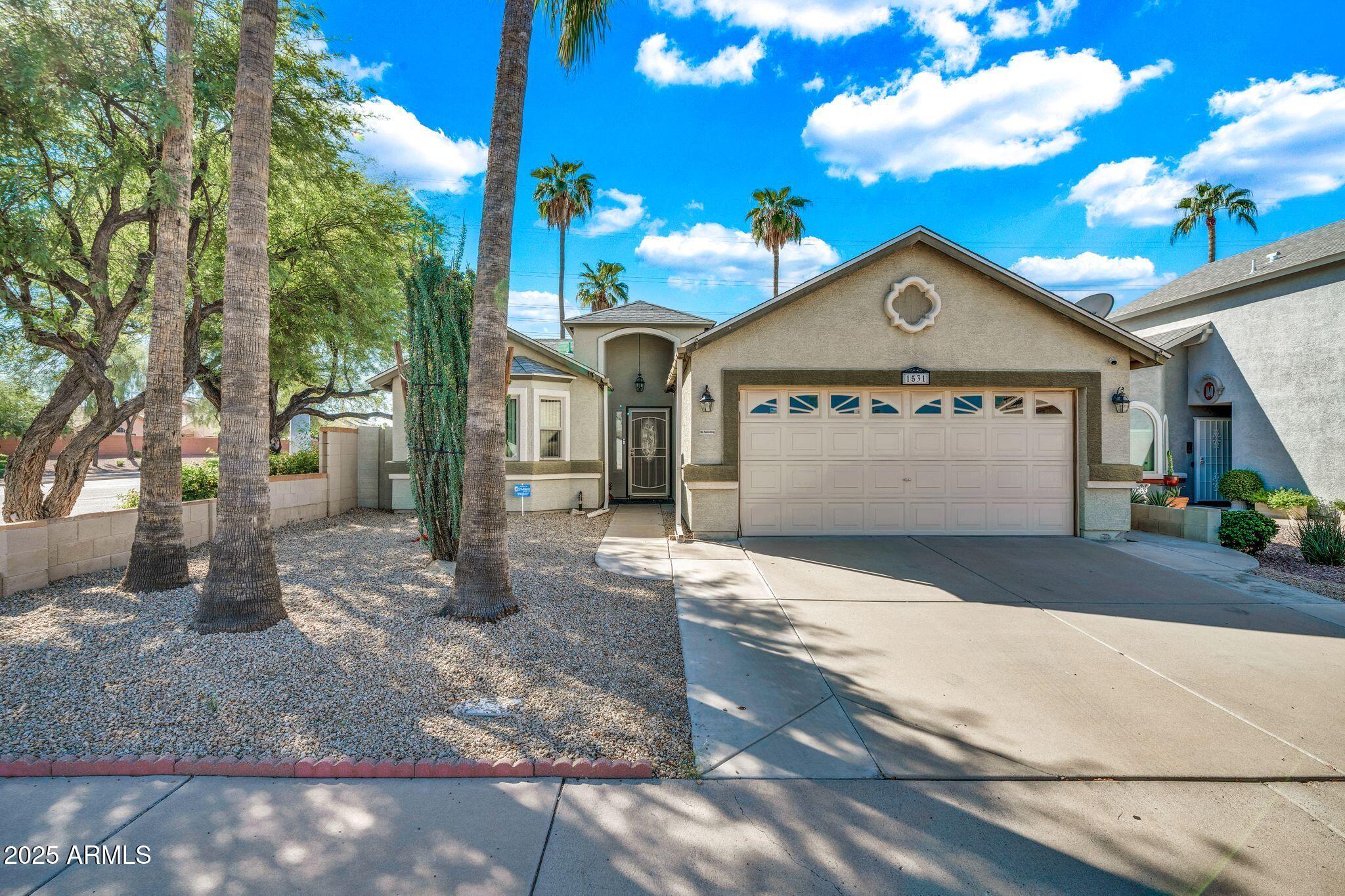 1531 E ROSEMONTE Drive, Phoenix, AZ 85024 — Photo 1 of 26