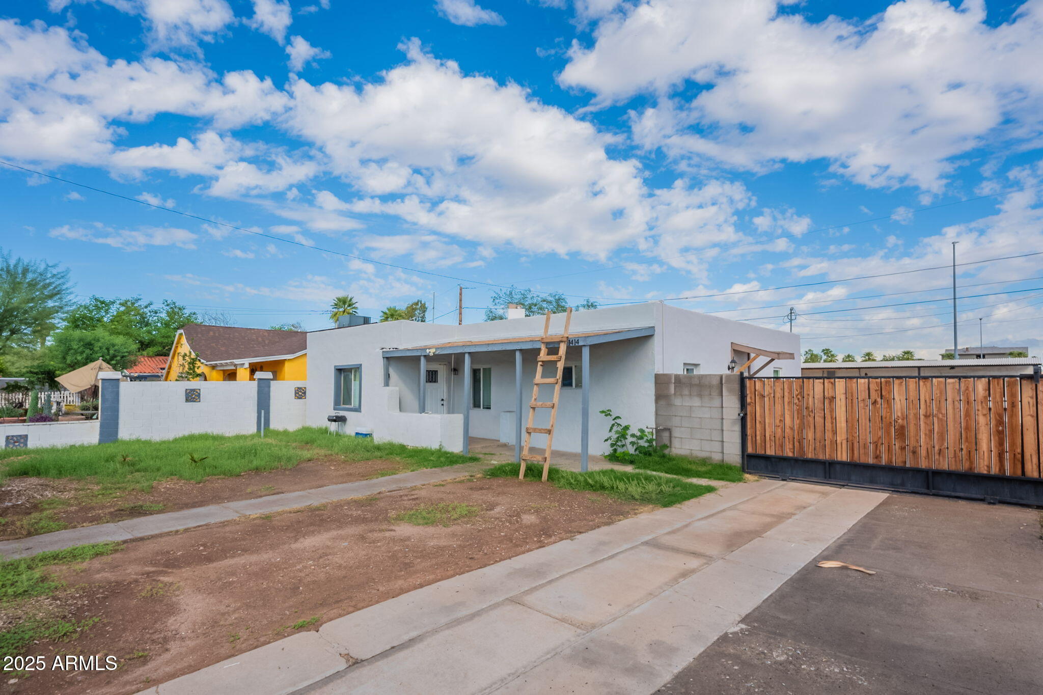 1414 E MORELAND Street, Phoenix, AZ 85006 — Photo 1 of 48