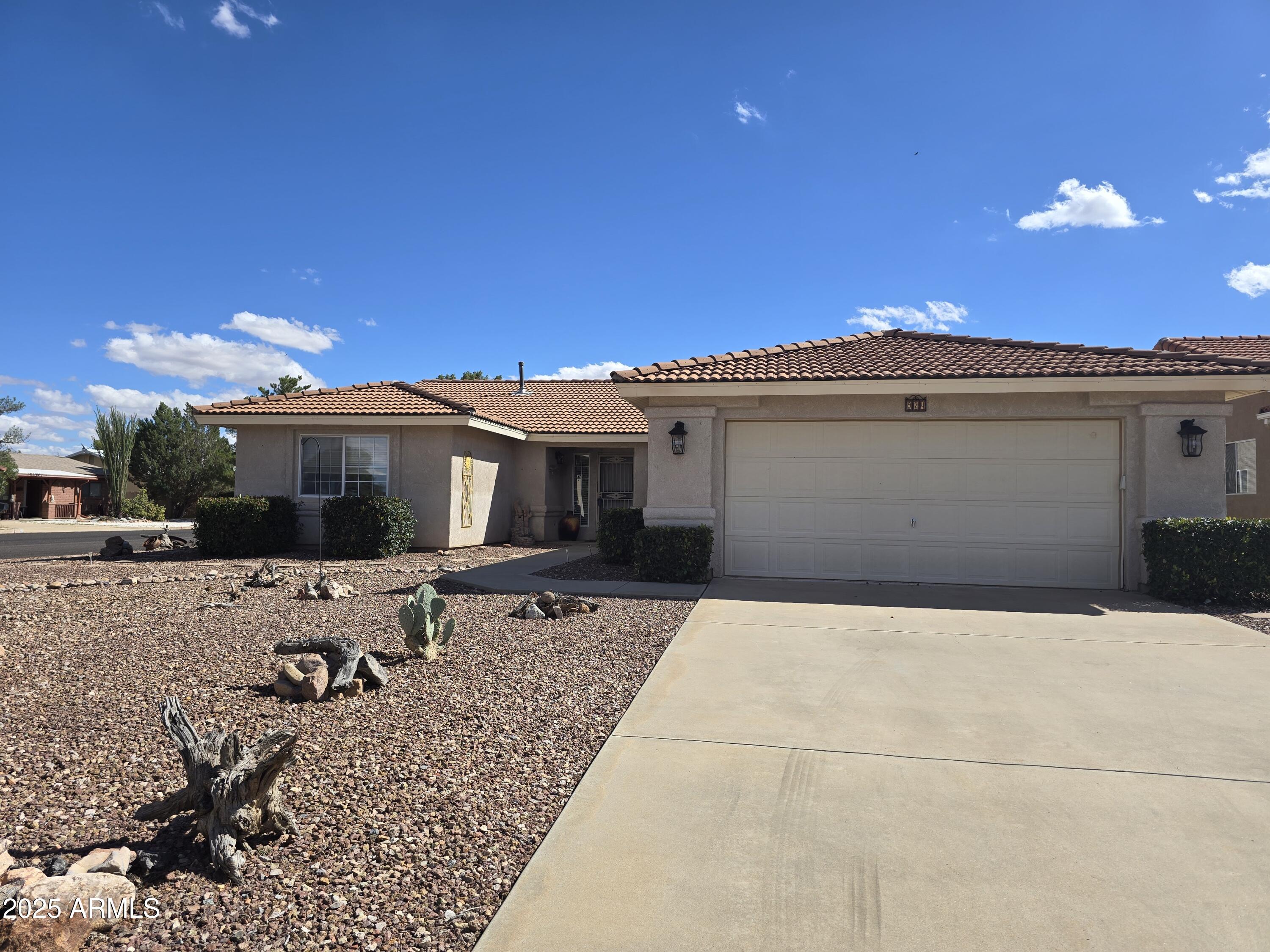 924 E SAGUARO Drive, Pearce, AZ 85625 — Photo 1 of 32