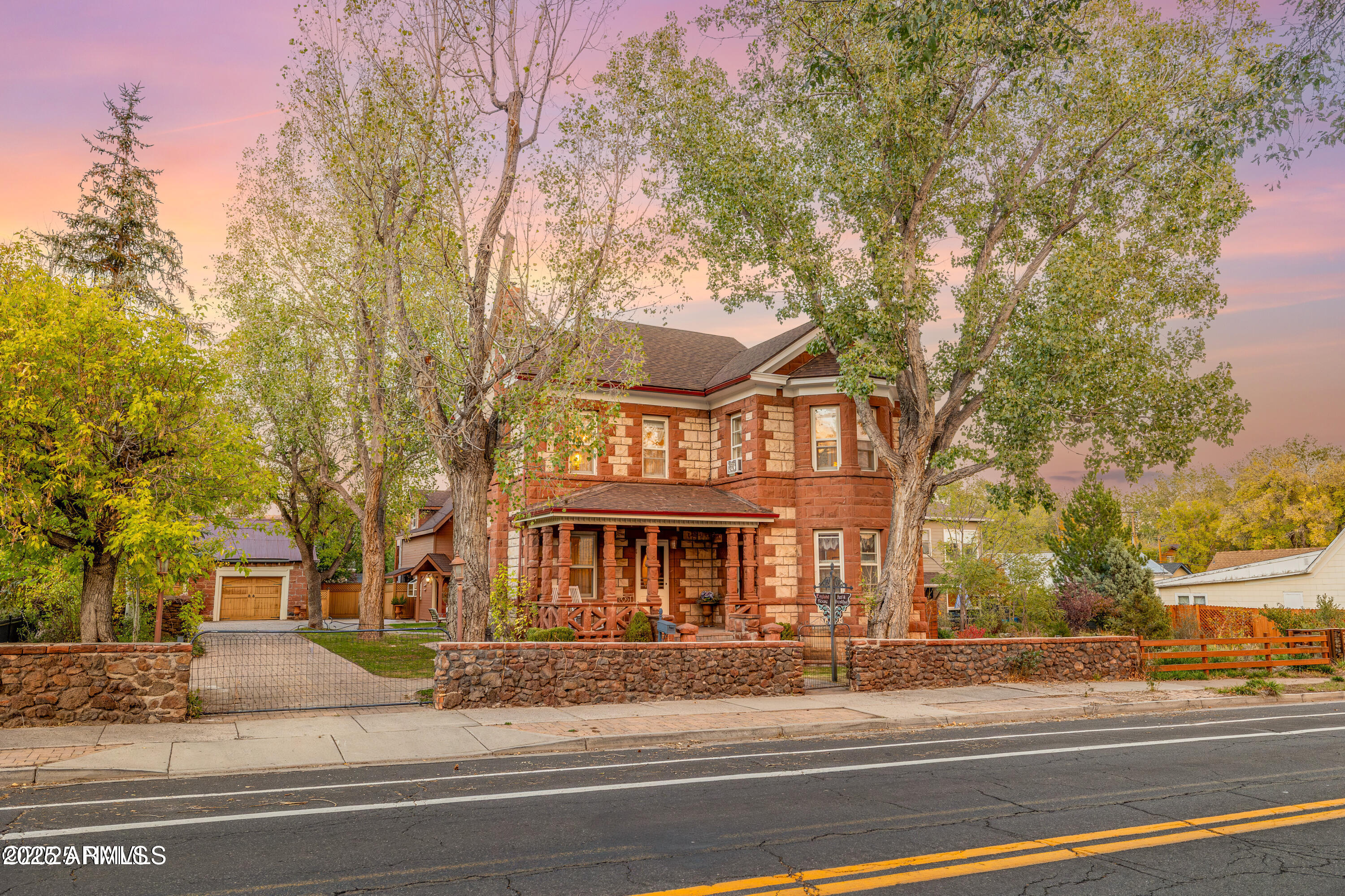 614 W SANTA FE Avenue, Flagstaff, AZ 86001 — Photo 1 of 66
