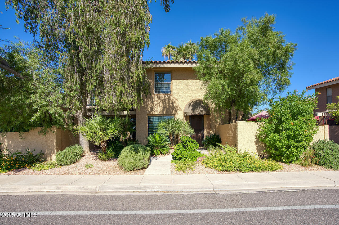 830 E Peoria Avenue 3, Phoenix, AZ 85020 — Photo 1 of 31