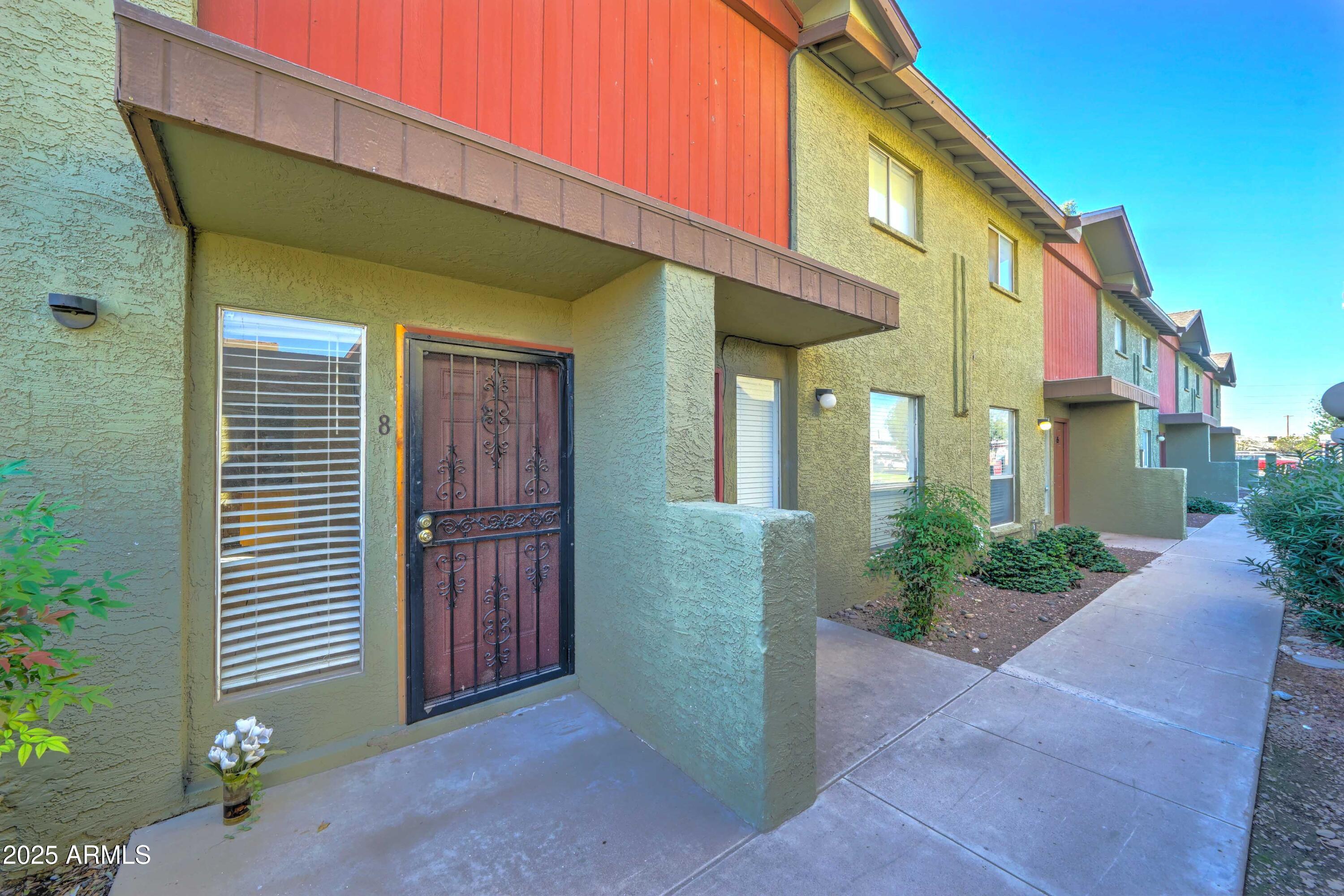 4615 N 39th Avenue 8, Phoenix, AZ 85019 — Photo 1 of 21