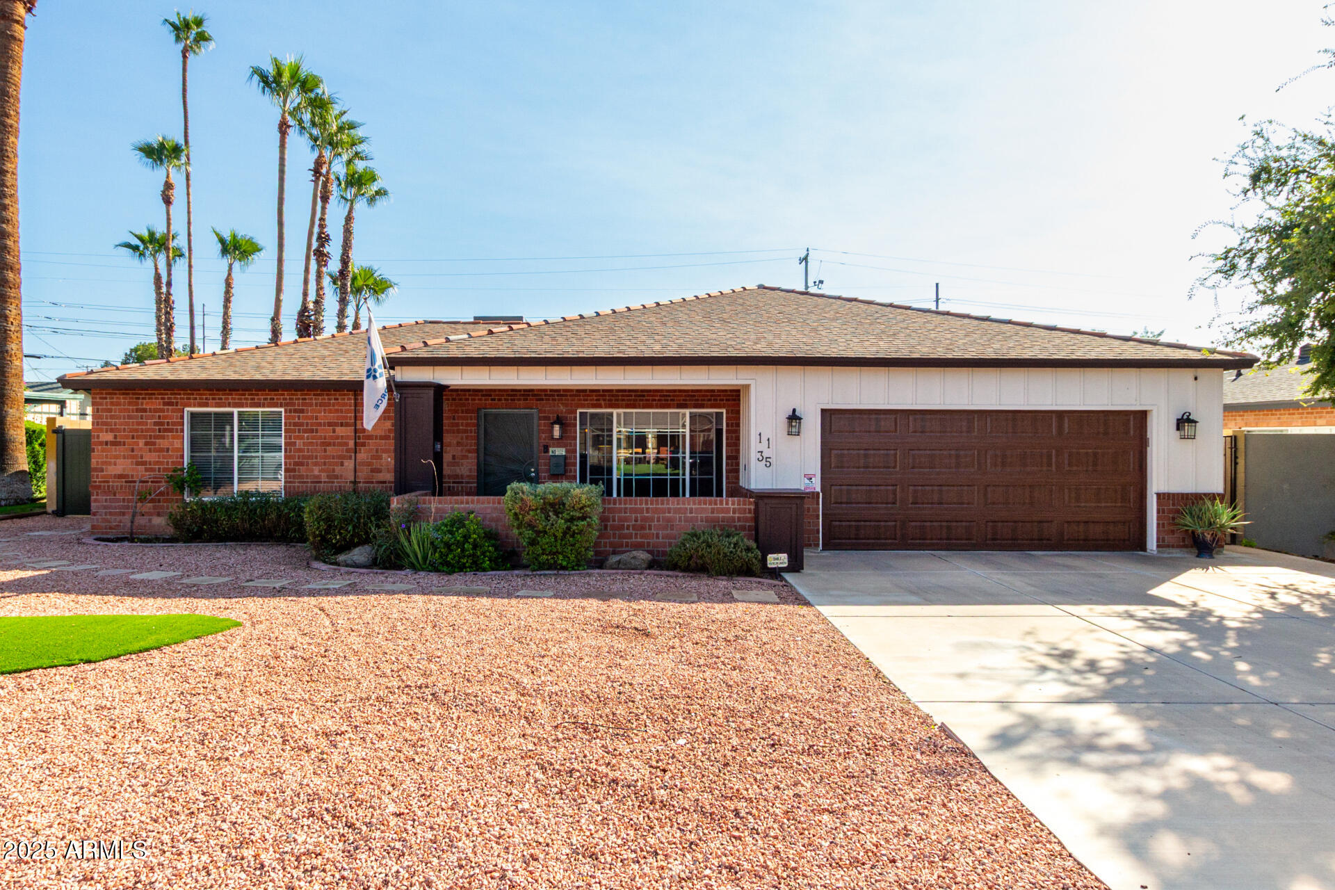 1135 E LAWRENCE Road, Phoenix, AZ 85014 — Photo 1 of 23
