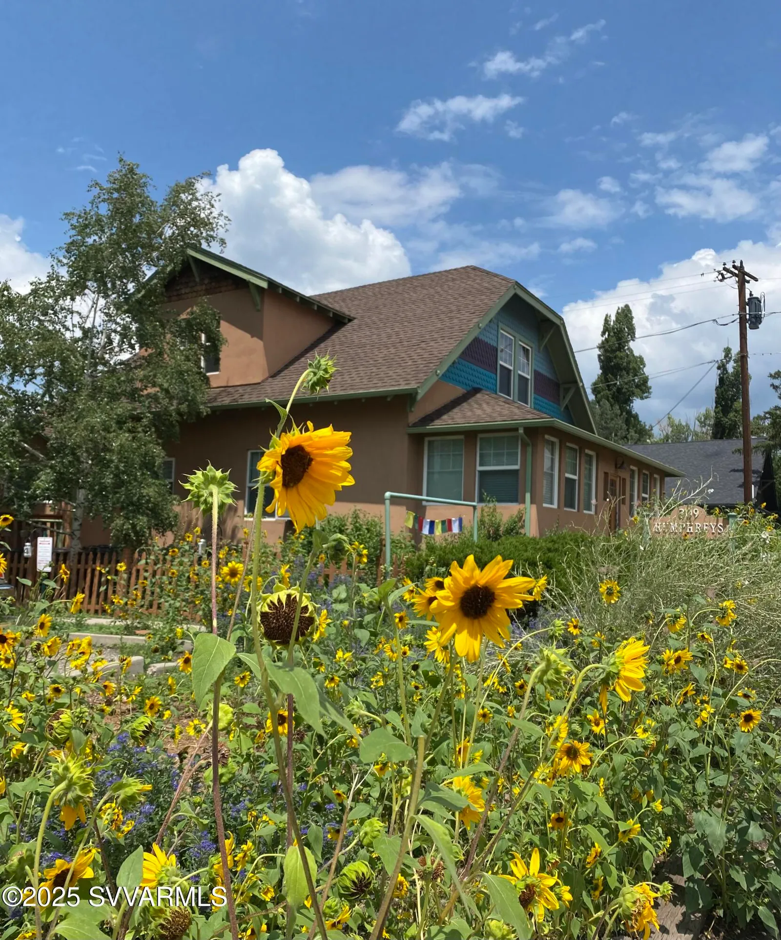 309 N HUMPHREYS Street, Flagstaff, AZ 86001 — Photo 1 of 50