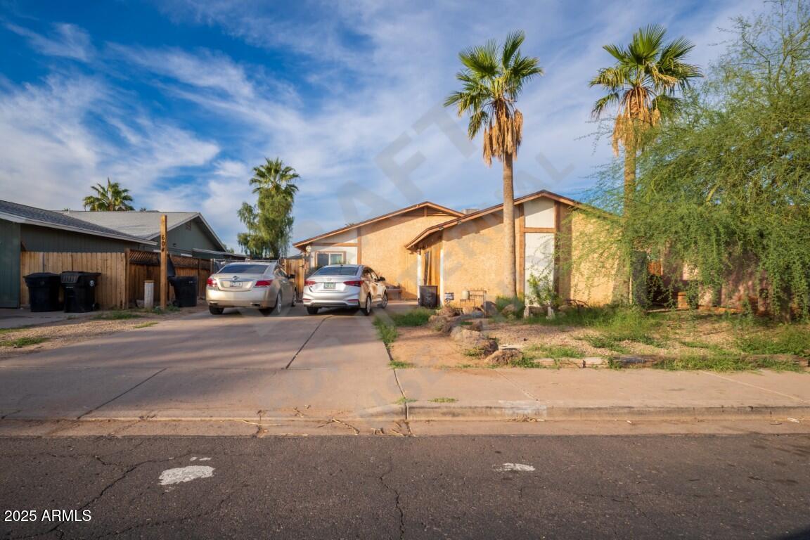 604 W EMELITA Avenue, Mesa, AZ 85210 — Photo 1 of 6