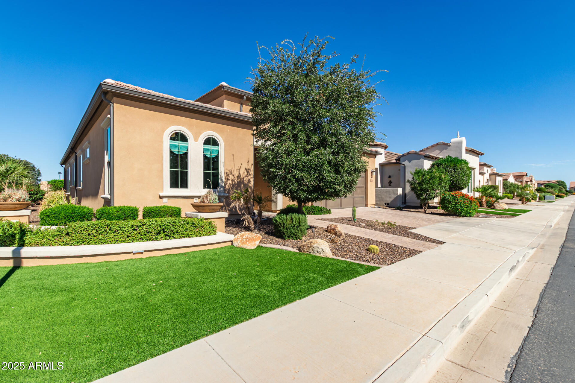 724 E SNOWY FARM Drive, Queen Creek, AZ 85140 — Photo 1 of 48