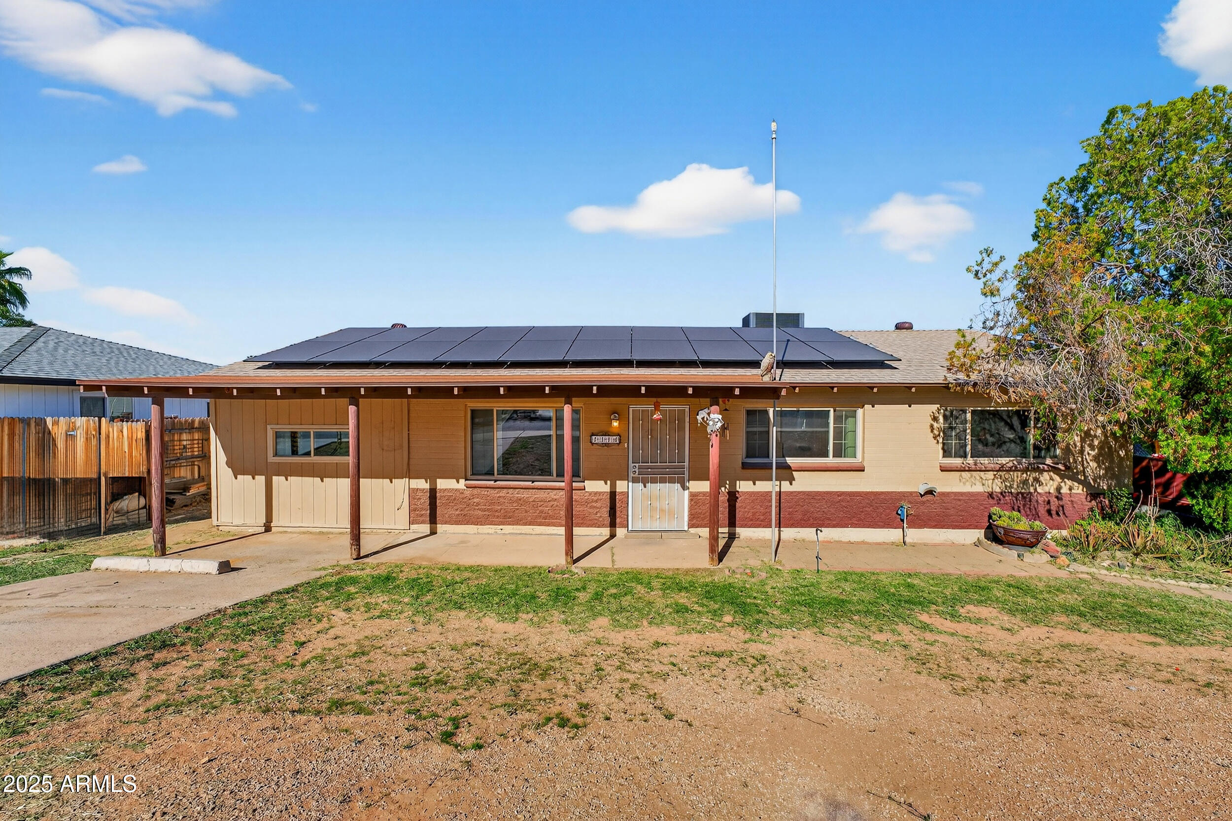 1114 E ORCHID Lane, Phoenix, AZ 85020 — Photo 1 of 46