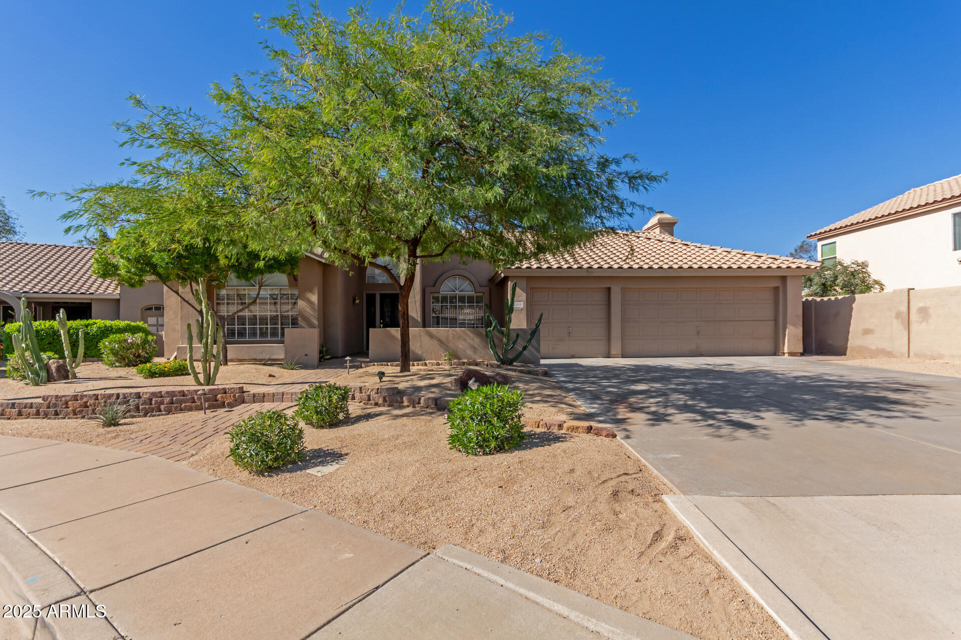 810 N LOS ALTOS Drive, Chandler, AZ 85224 — Photo 1 of 40