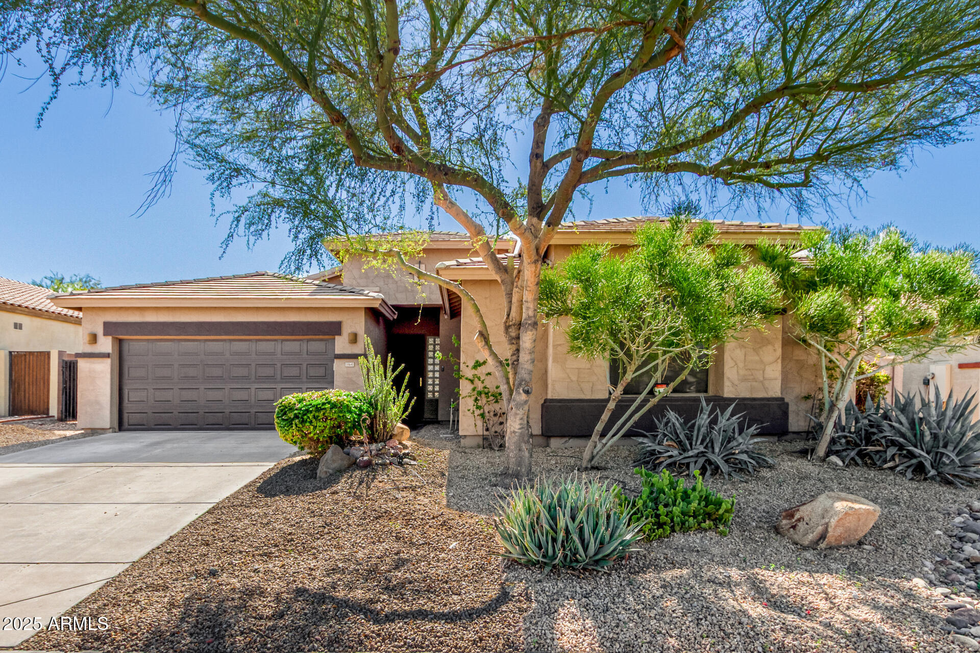 18641 W WESTERN STAR Boulevard, Goodyear, AZ 85338 — Photo 1 of 34