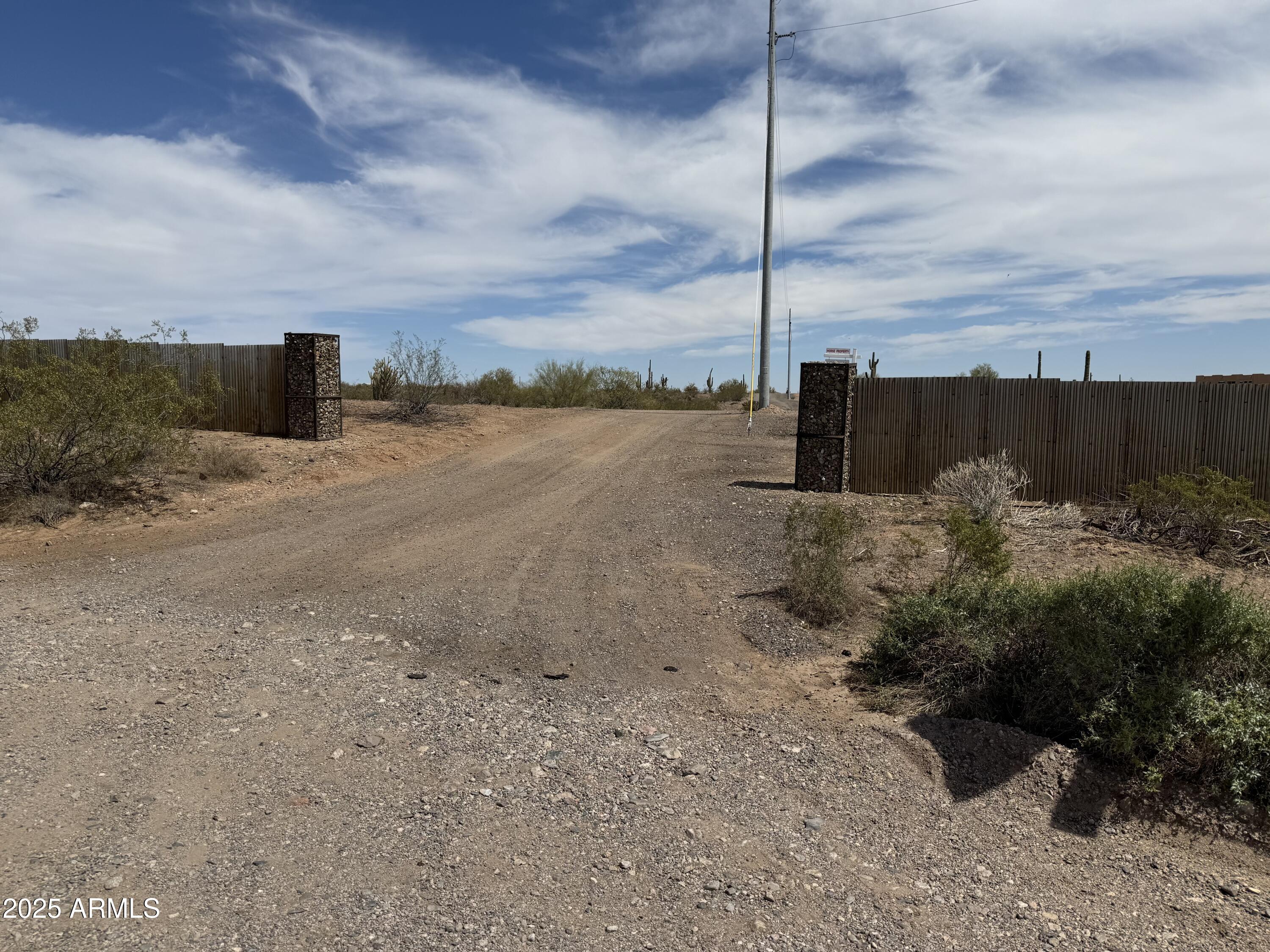 XX00 N Castle Hot Springs Road -, Morristown, AZ 85342 — Photo 1 of 10