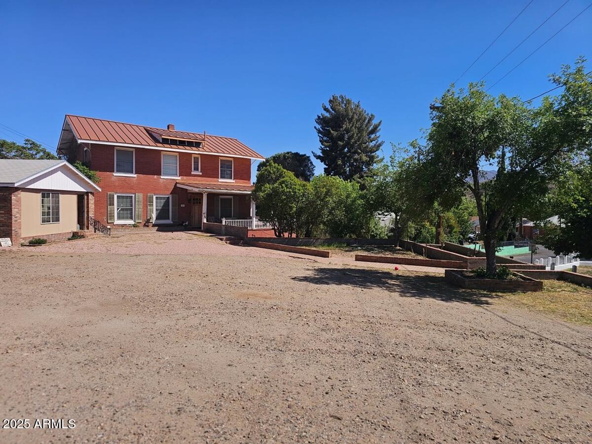 707 S EAST Street, Globe, AZ 85501 — Photo 1 of 32