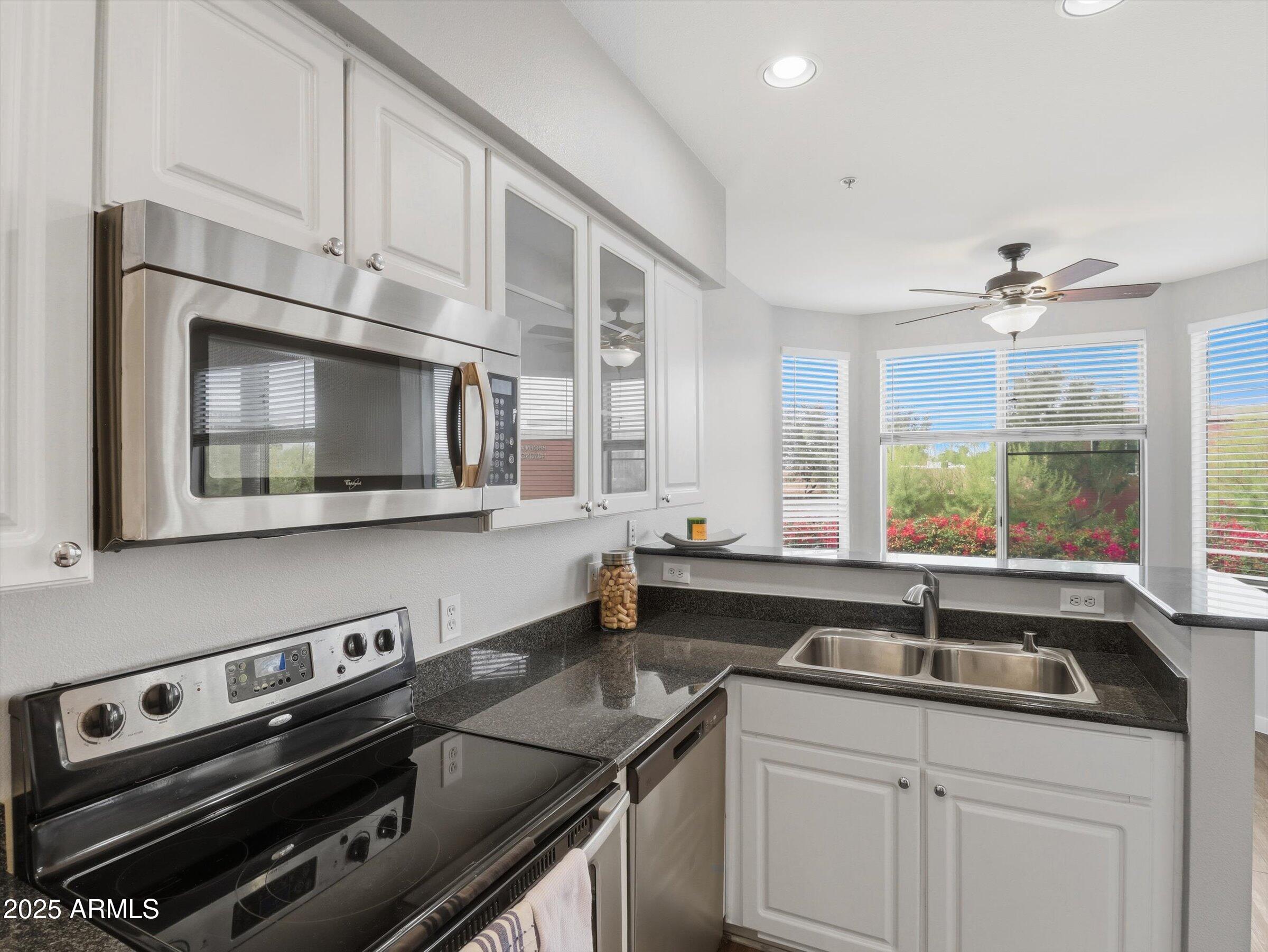 3633 N 3RD Avenue 2084, Phoenix, AZ 85013 — Photo 1 of 19