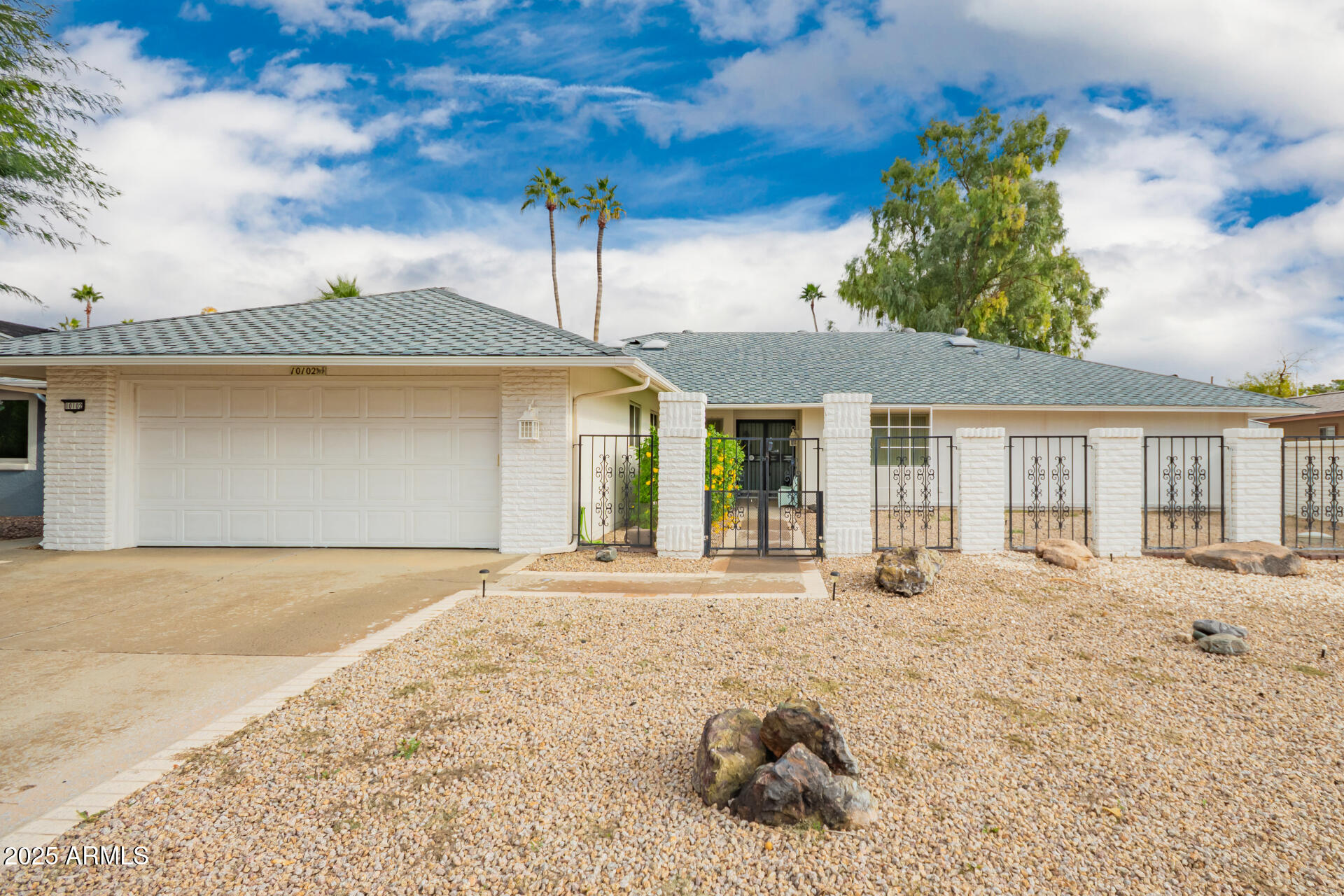 10102 W CONCHO Circle, Sun City, AZ 85373 — Photo 1 of 36