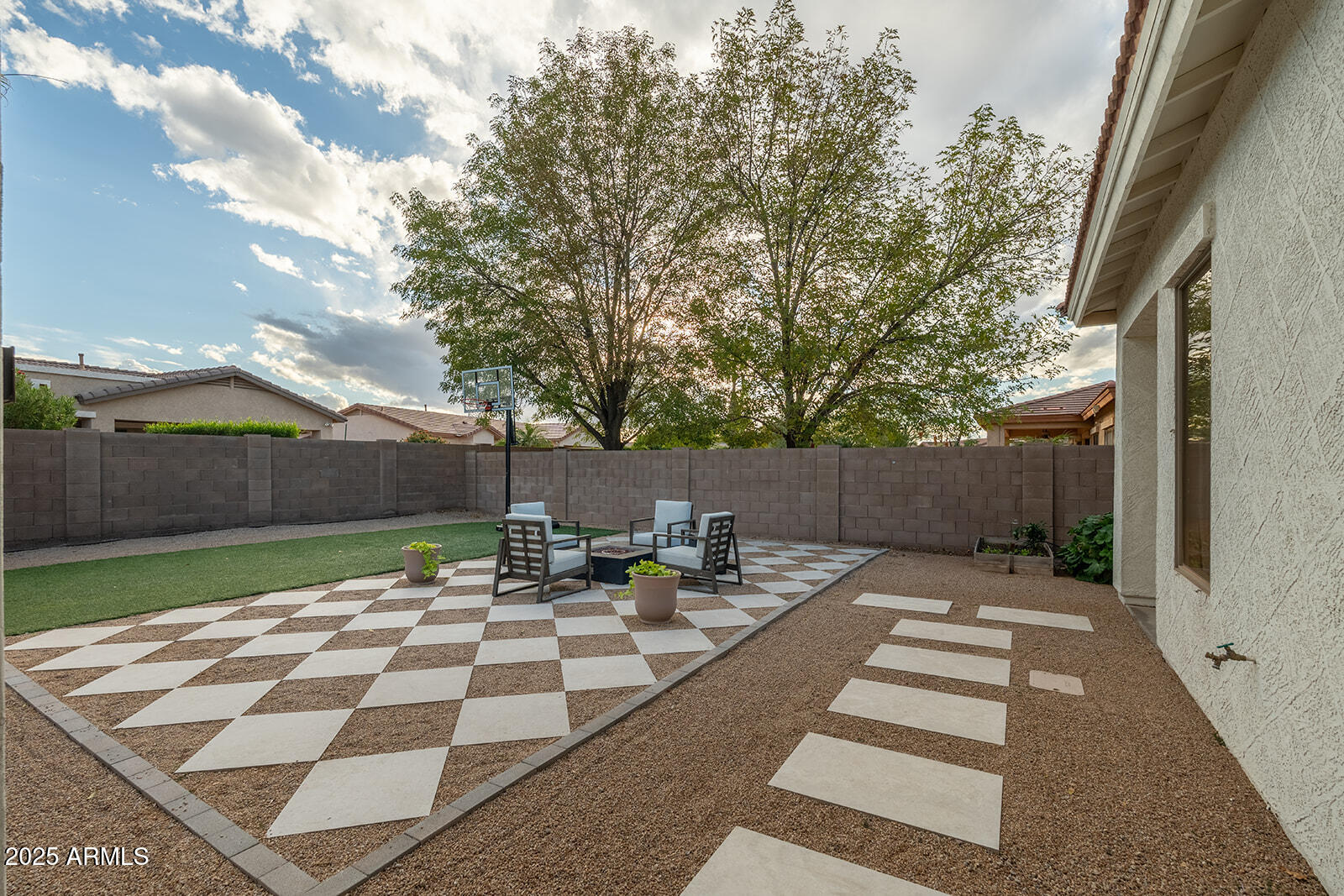 Thumbnail 25