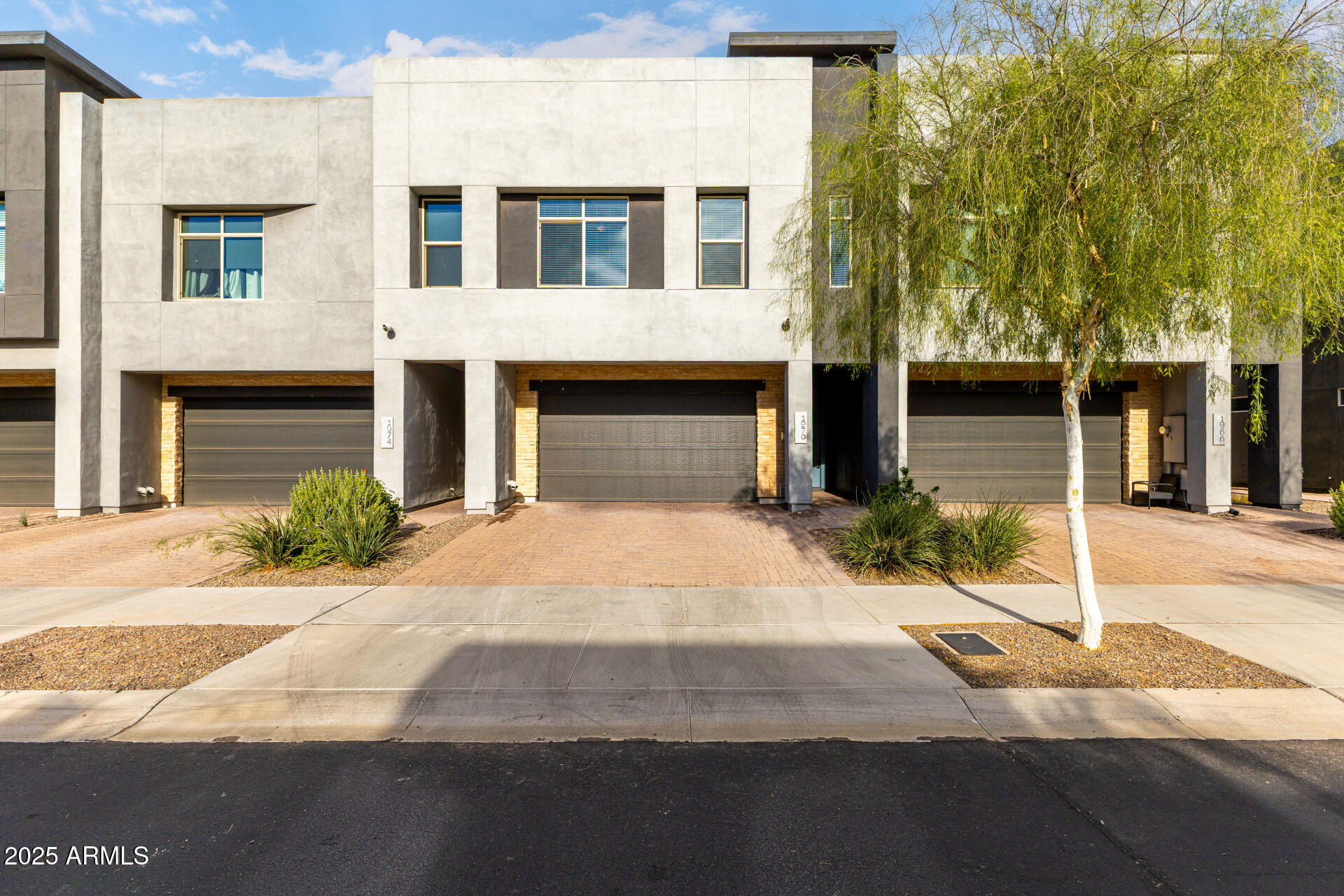 1970 W DESERT HOLLOW Drive, Phoenix, AZ 85085 — Photo 1 of 38