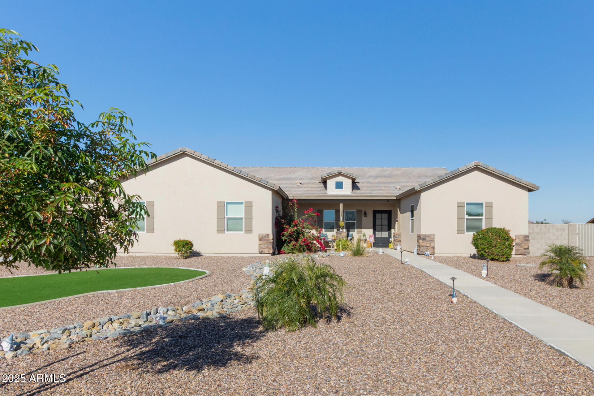 8998 W GARNET MOUNTAIN Drive, Casa Grande, AZ 85194 — Photo 1 of 43