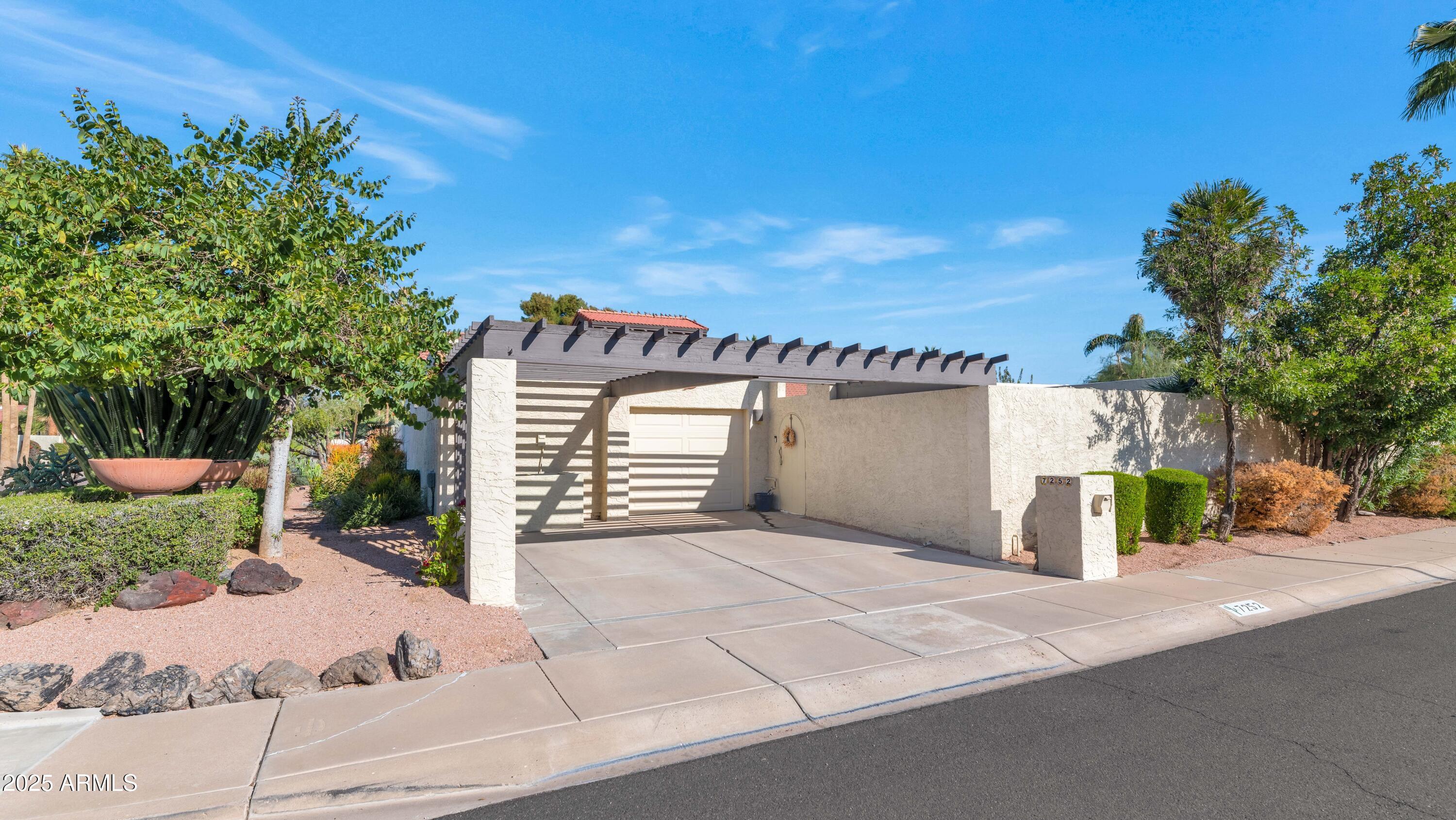 7252 E MAVERICK Road, Scottsdale, AZ 85258 — Photo 1 of 37