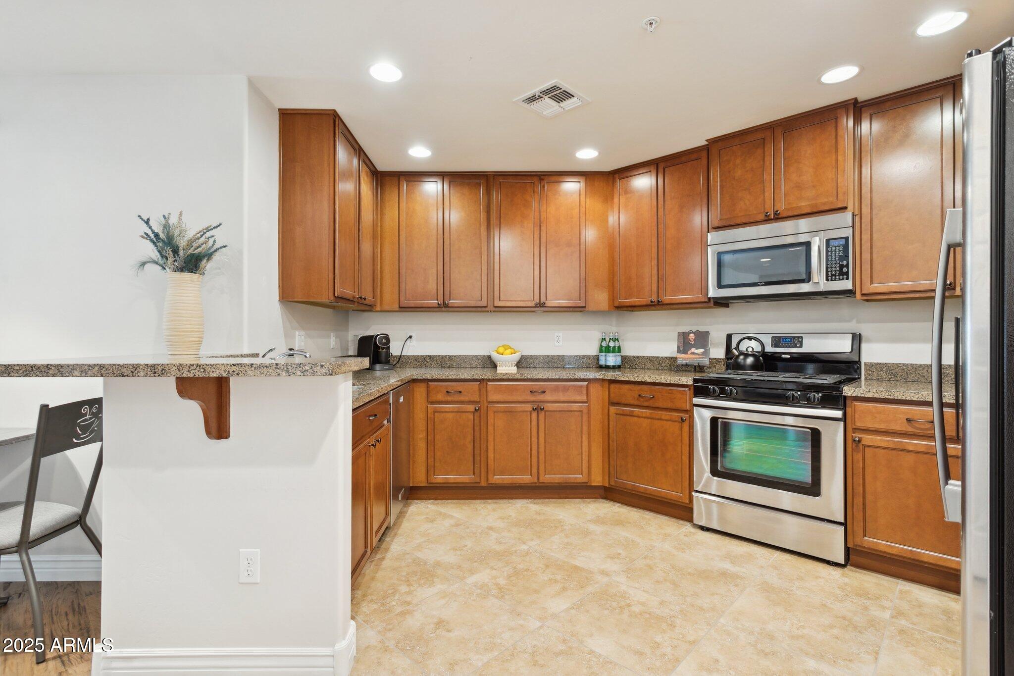 5350 E DEER VALLEY Drive 4267, Phoenix, AZ 85054 — Photo 1 of 47