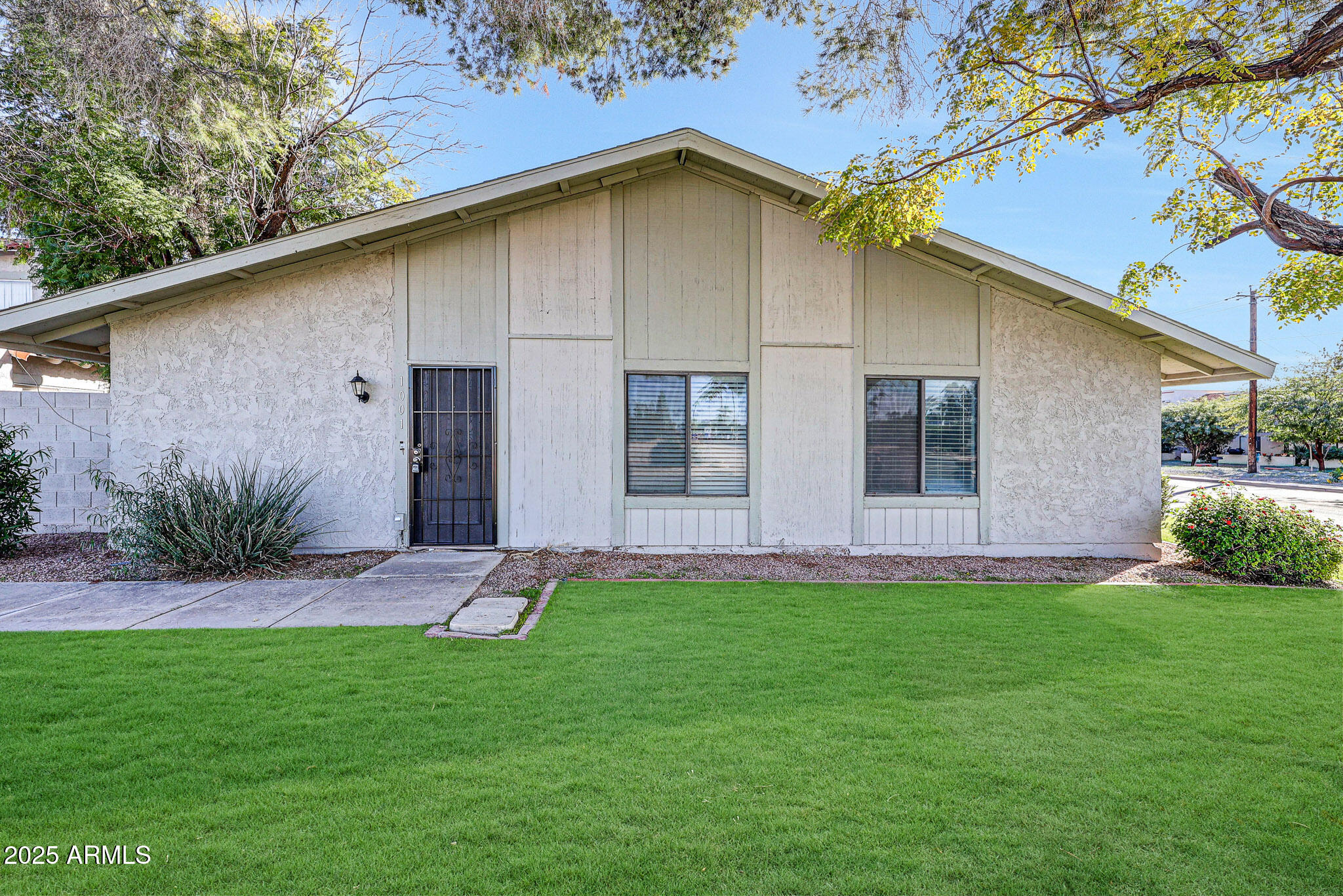 1001 N GRANITE REEF Road, Scottsdale, AZ 85257 — Photo 1 of 29