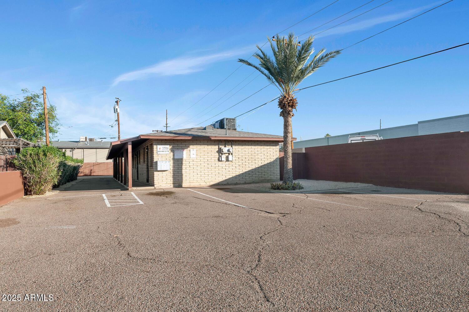 822 E CAROL Avenue, Phoenix, AZ 85020 — Photo 1 of 25