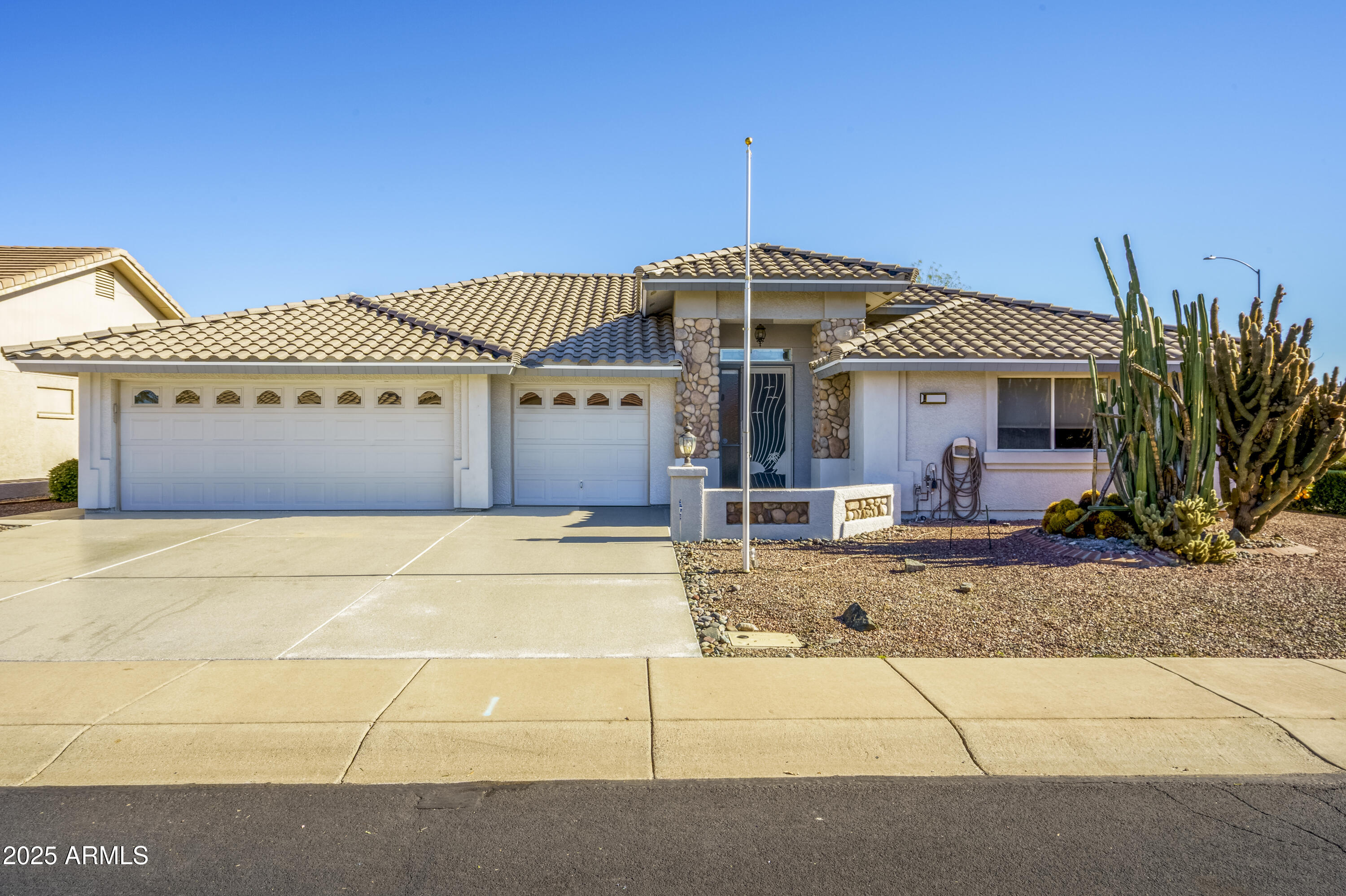 2155 S LINDENWOOD S, Mesa, AZ 85209 — Photo 1 of 18