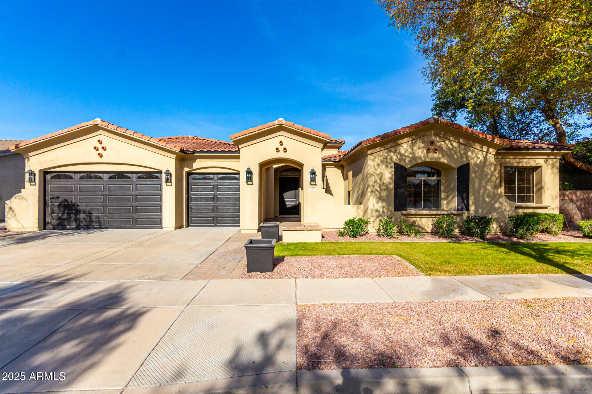 940 W MACAW Drive, Chandler, AZ 85286 — Photo 1 of 65